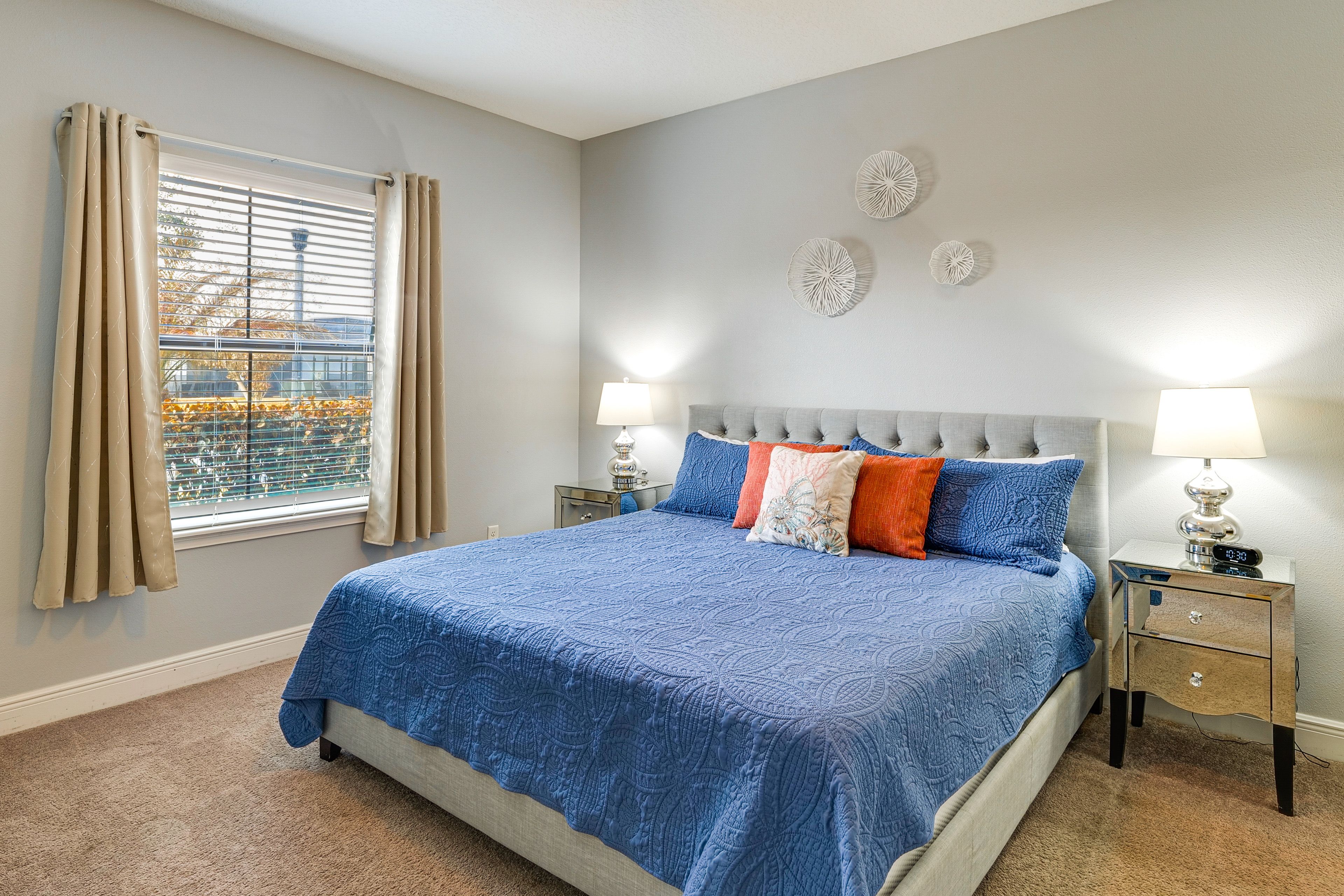 Bedroom 1 | King Bed | 1st Floor | Linens Provided