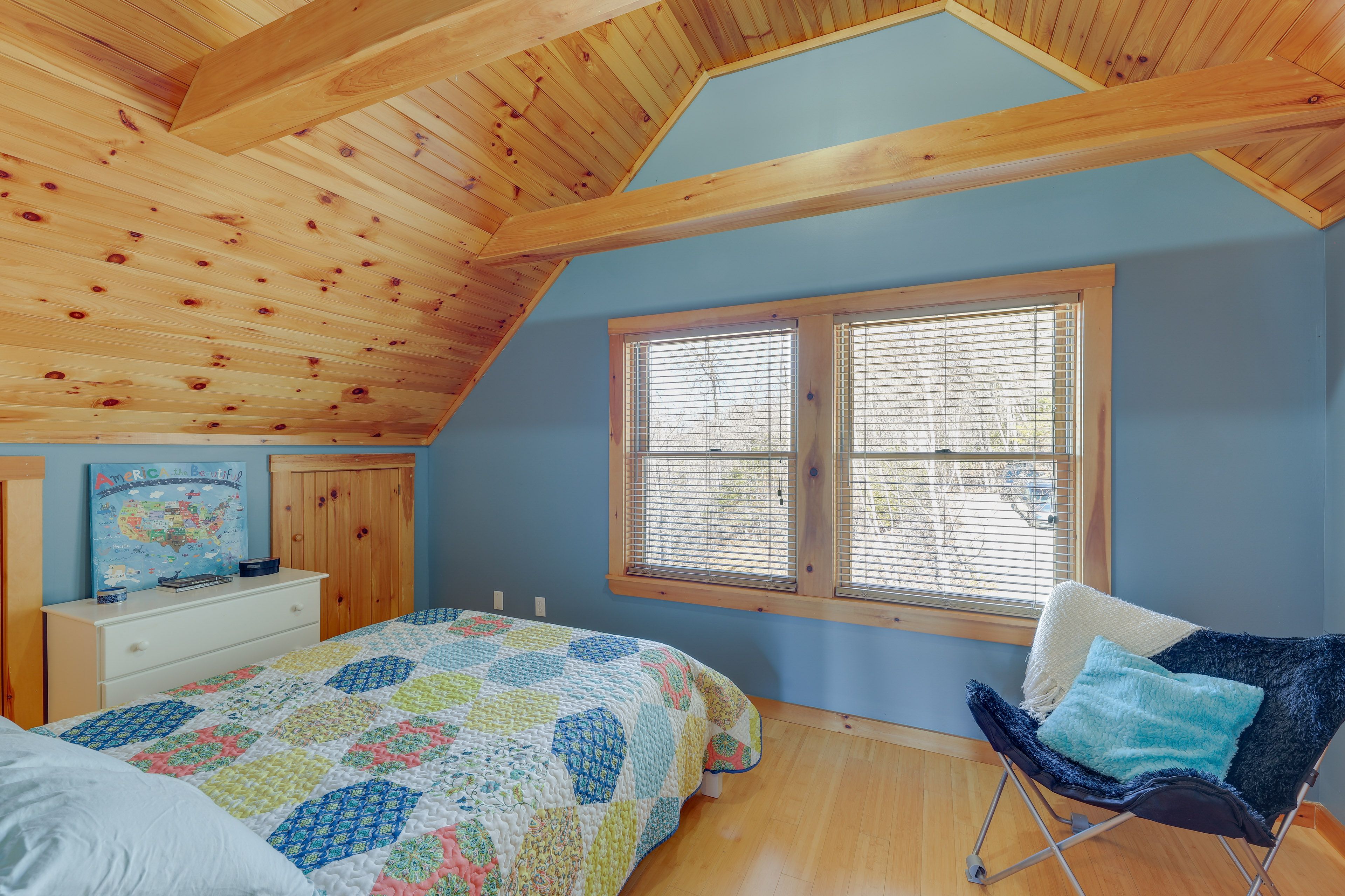 Bedroom 3 | Full Bed | 2nd Floor
