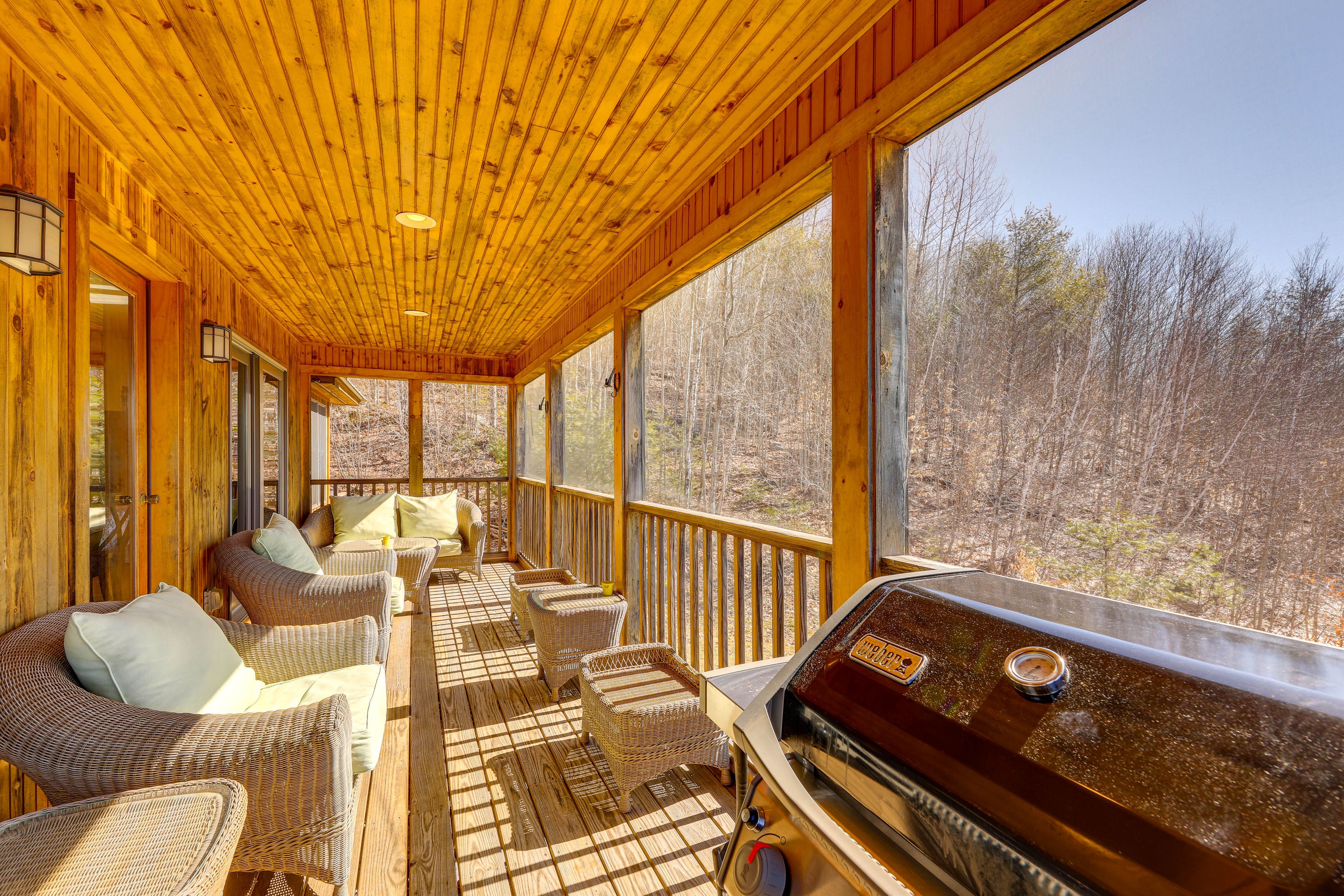 Screened Porch | Gas Grill | 1st Floor