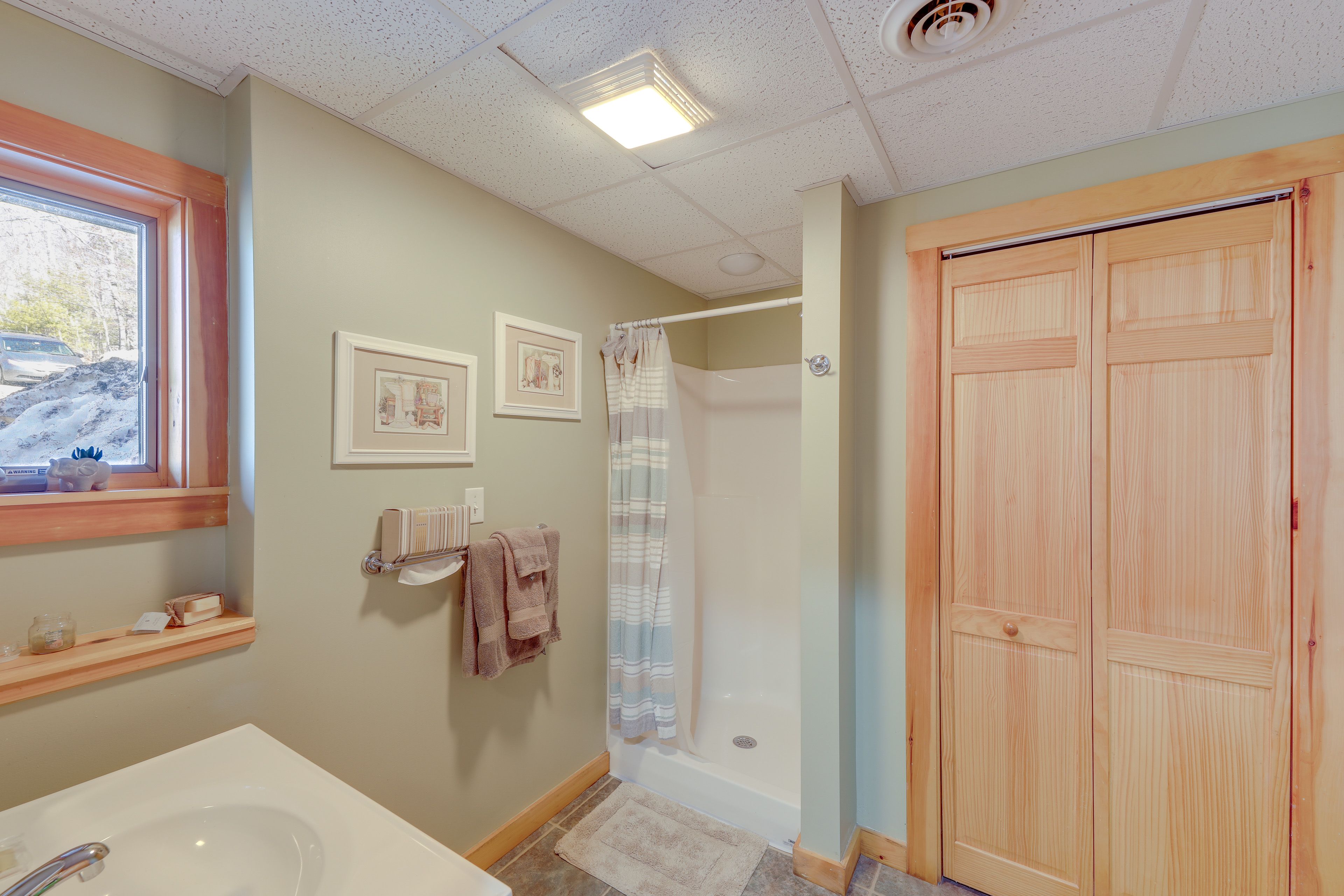 Full Bathroom | Lower Level