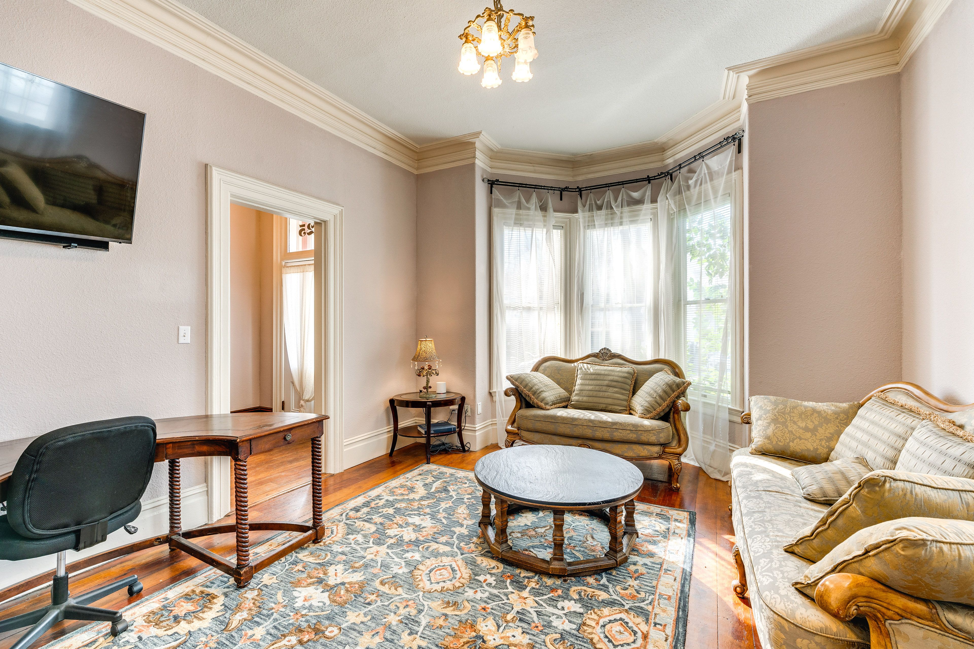 Sacramento Vacation Rental | 2BR | 1.5BA | 1,300 Sq Ft | Stairs Required