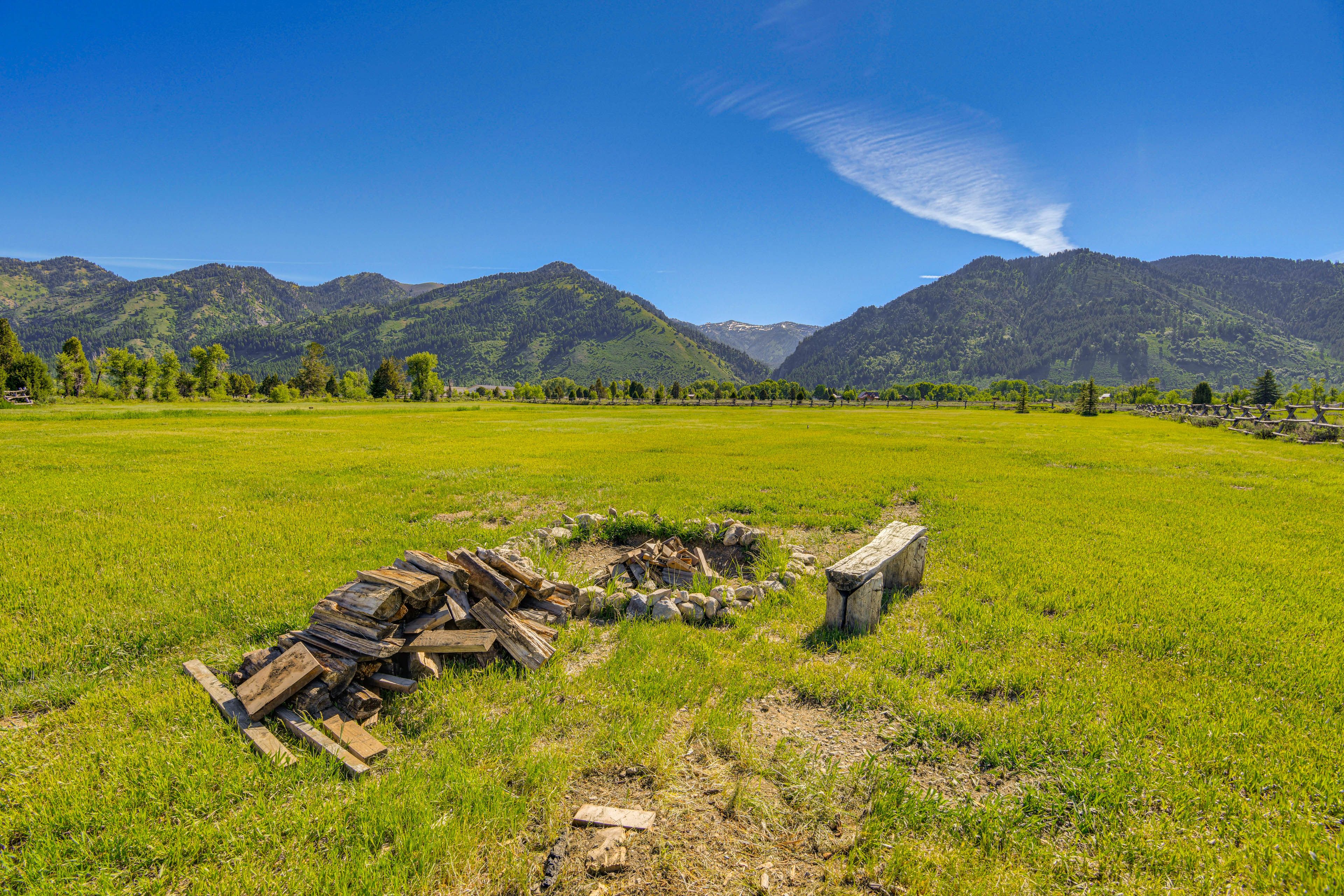 Fire Pit | Mountain Views