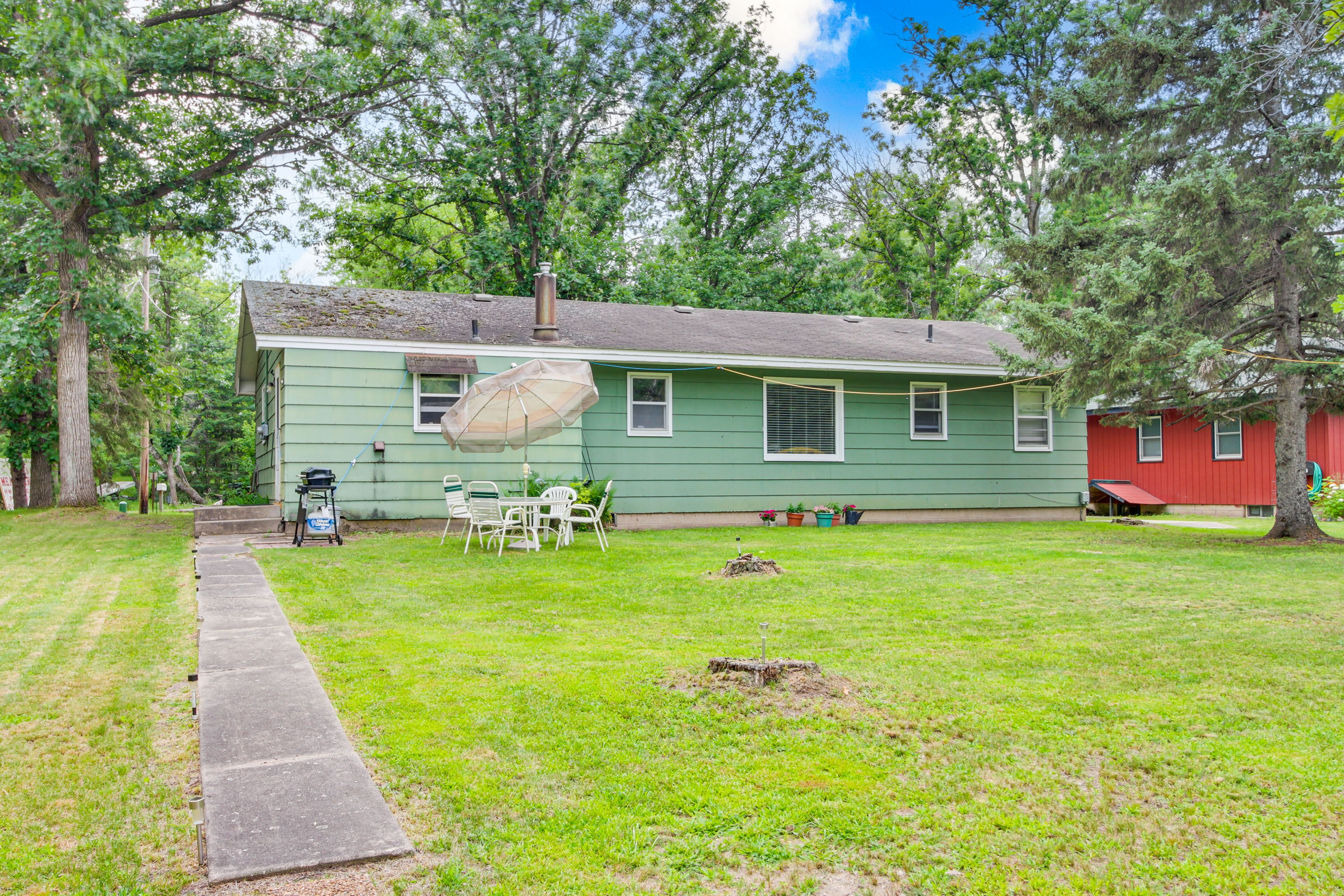 Backyard | Gas Grill | Fire Pit