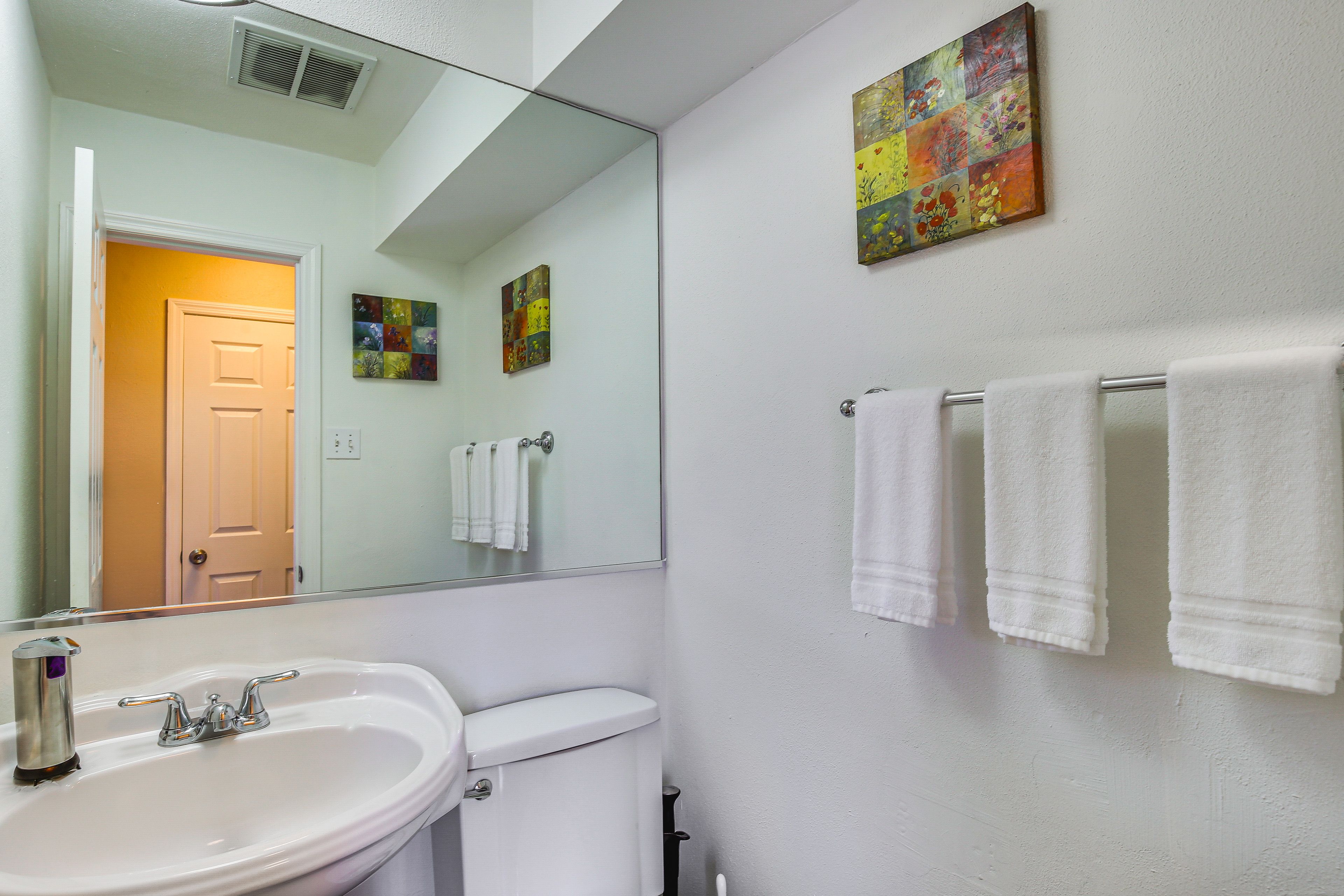 Half Bathroom | 1st Floor
