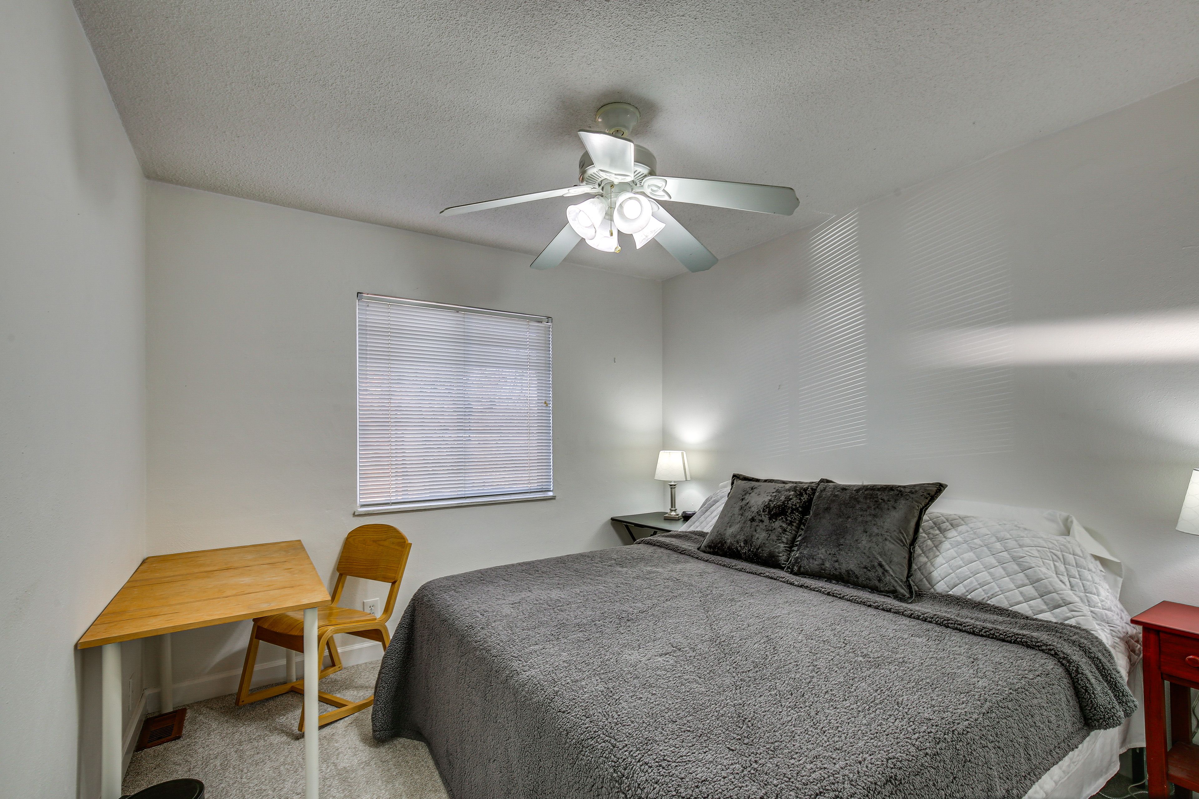 Bedroom 3 | King Bed | Workstation | 2nd Floor