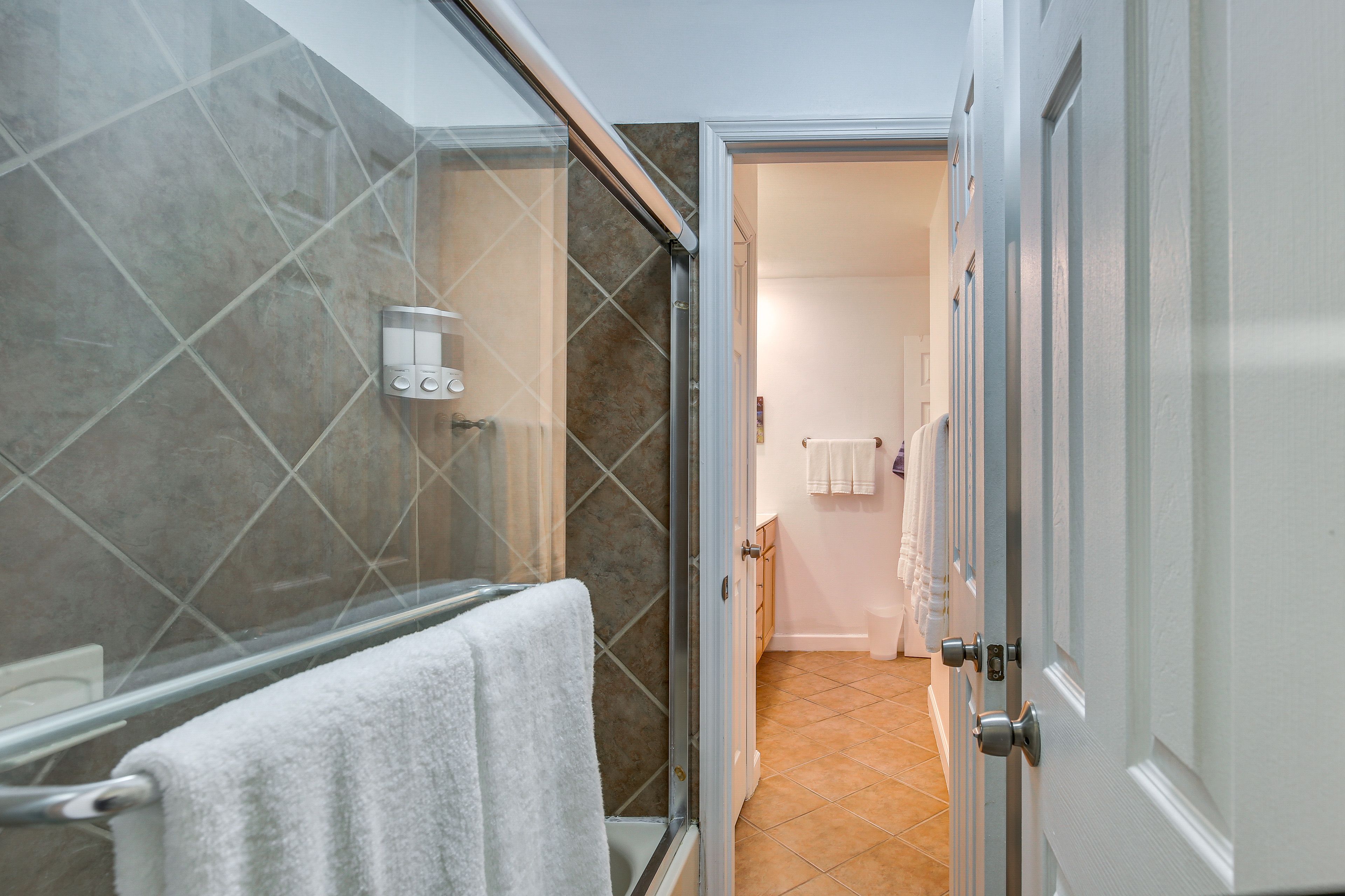 Full Bathroom | Complimentary Toiletries | Double Sinks | 2nd Floor