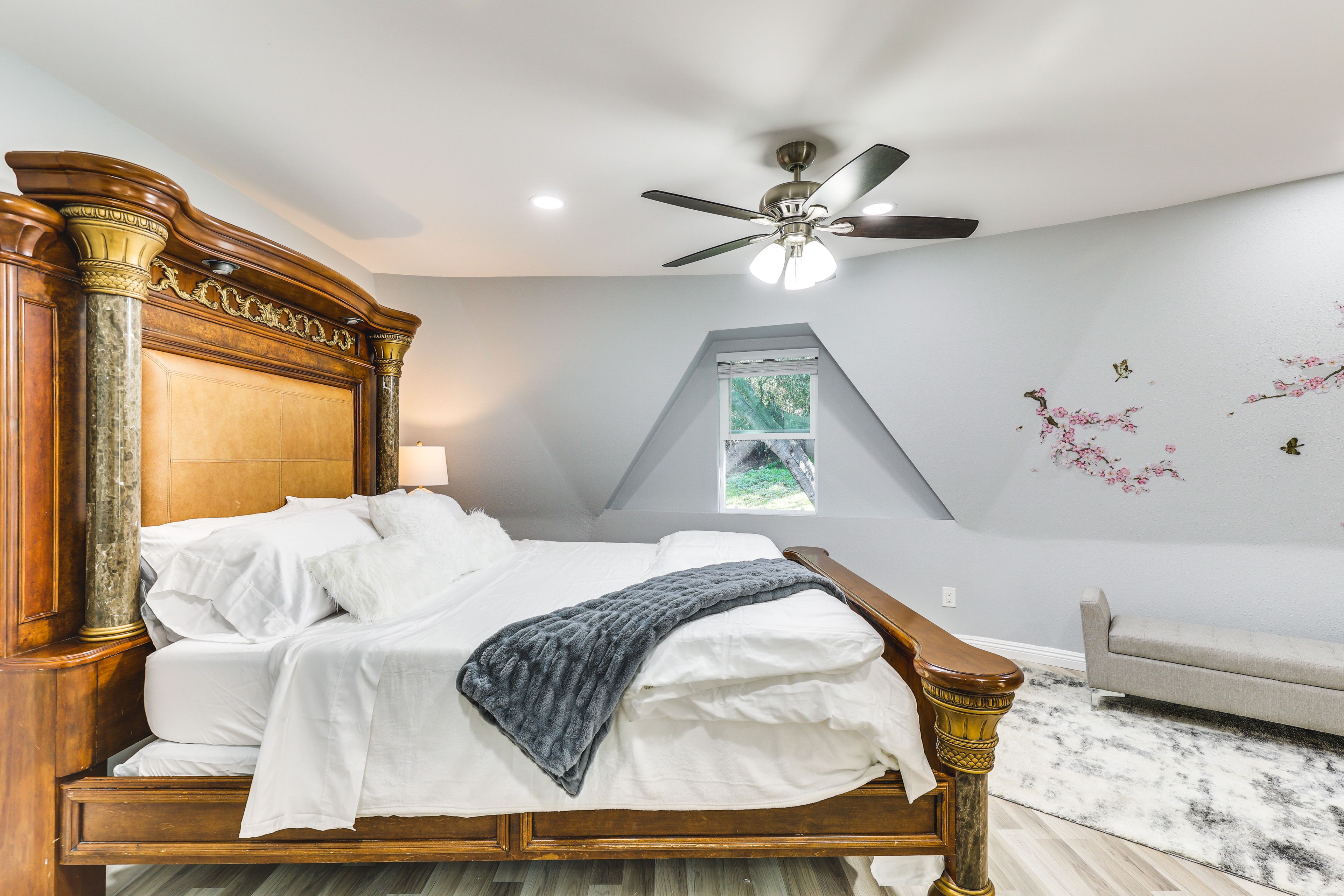 Bedroom 1 | King Bed | 2nd Floor | Linens Provided
