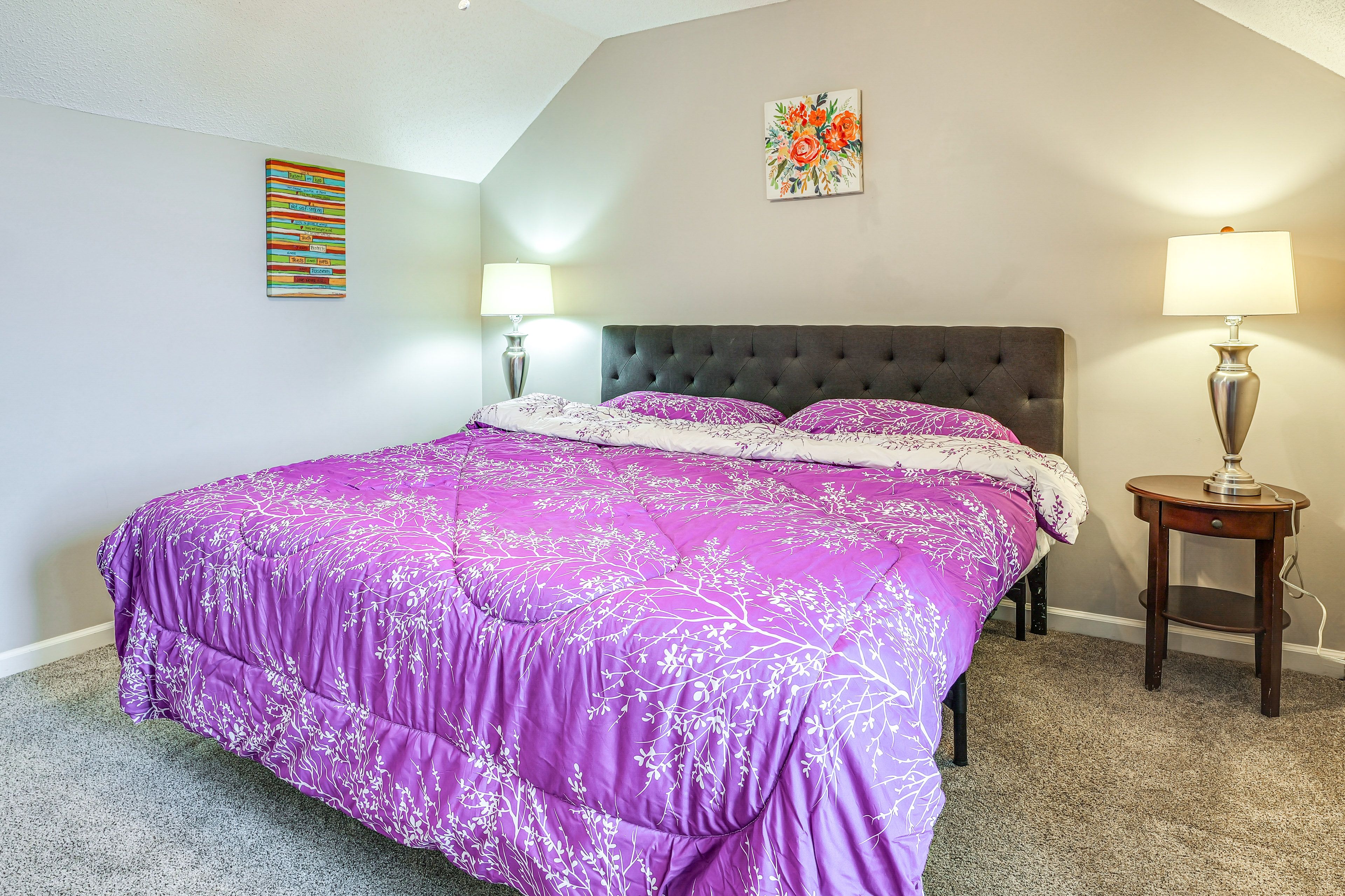Bedroom Suite 2 | King Bed | 2nd Floor | Laptop-Friendly Workspace
