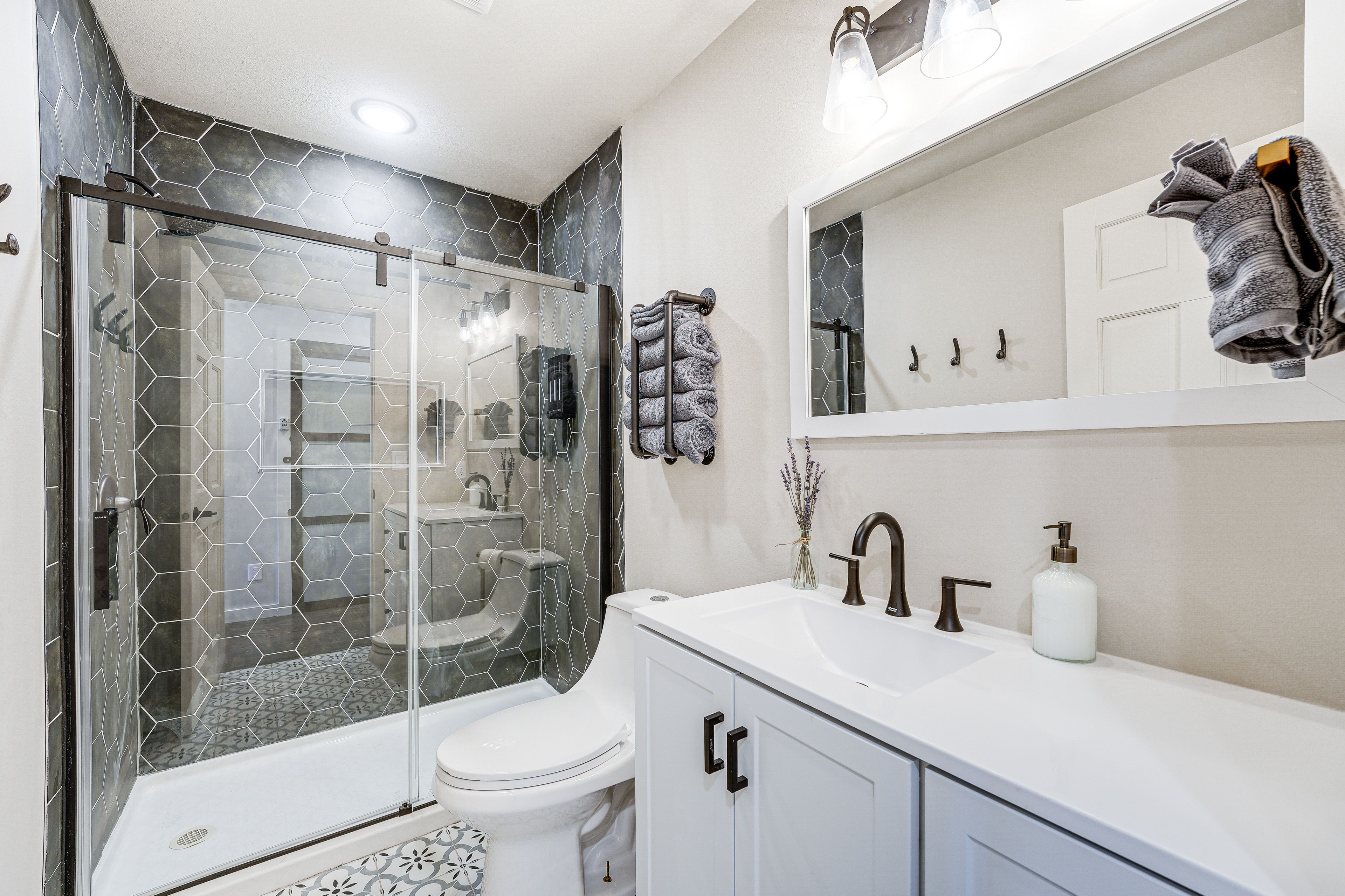 Full Bath | Towels | Hair Dryer | 2nd Floor
