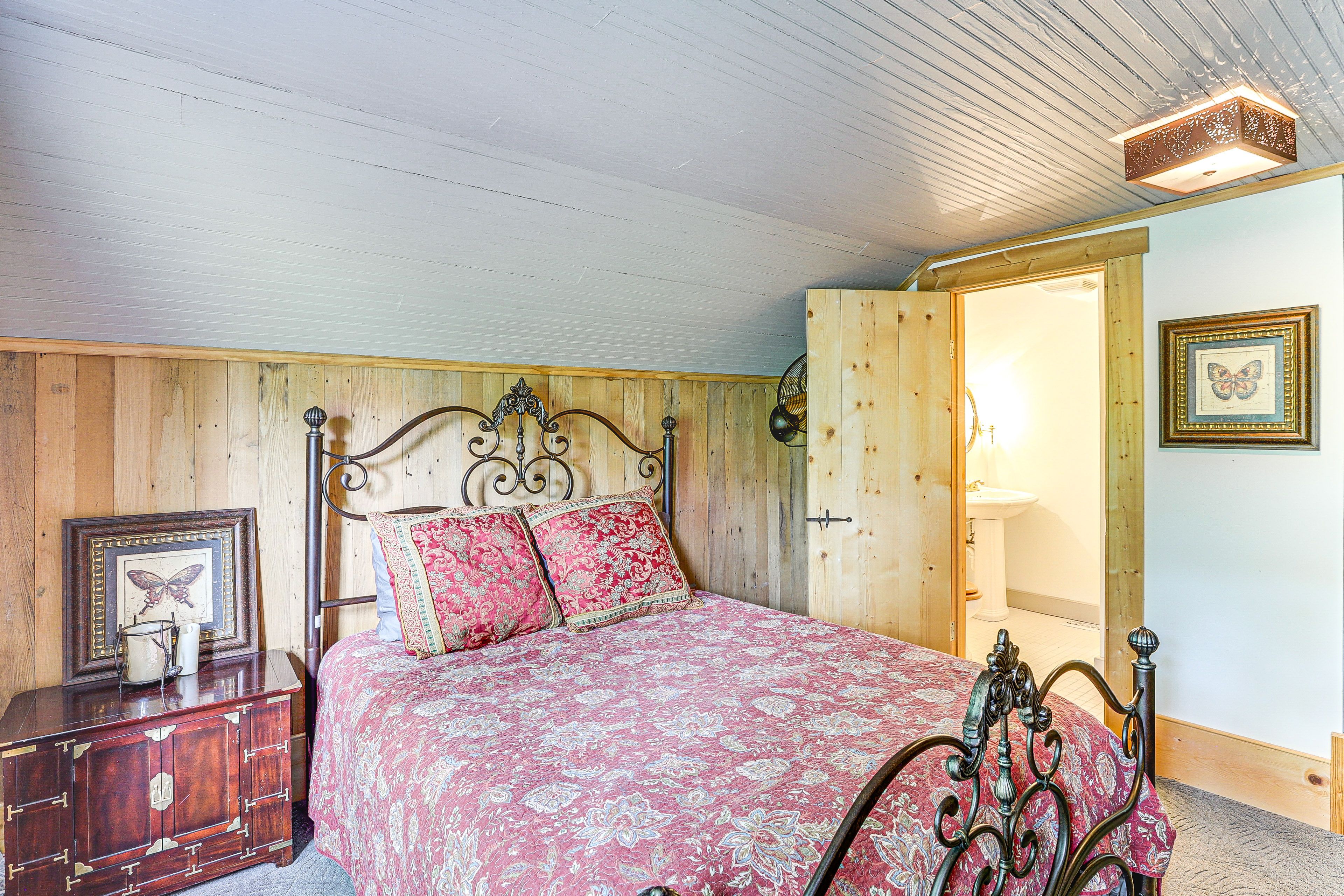 Bedroom 3 | Queen Bed | En-Suite Bathroom | 2nd Floor