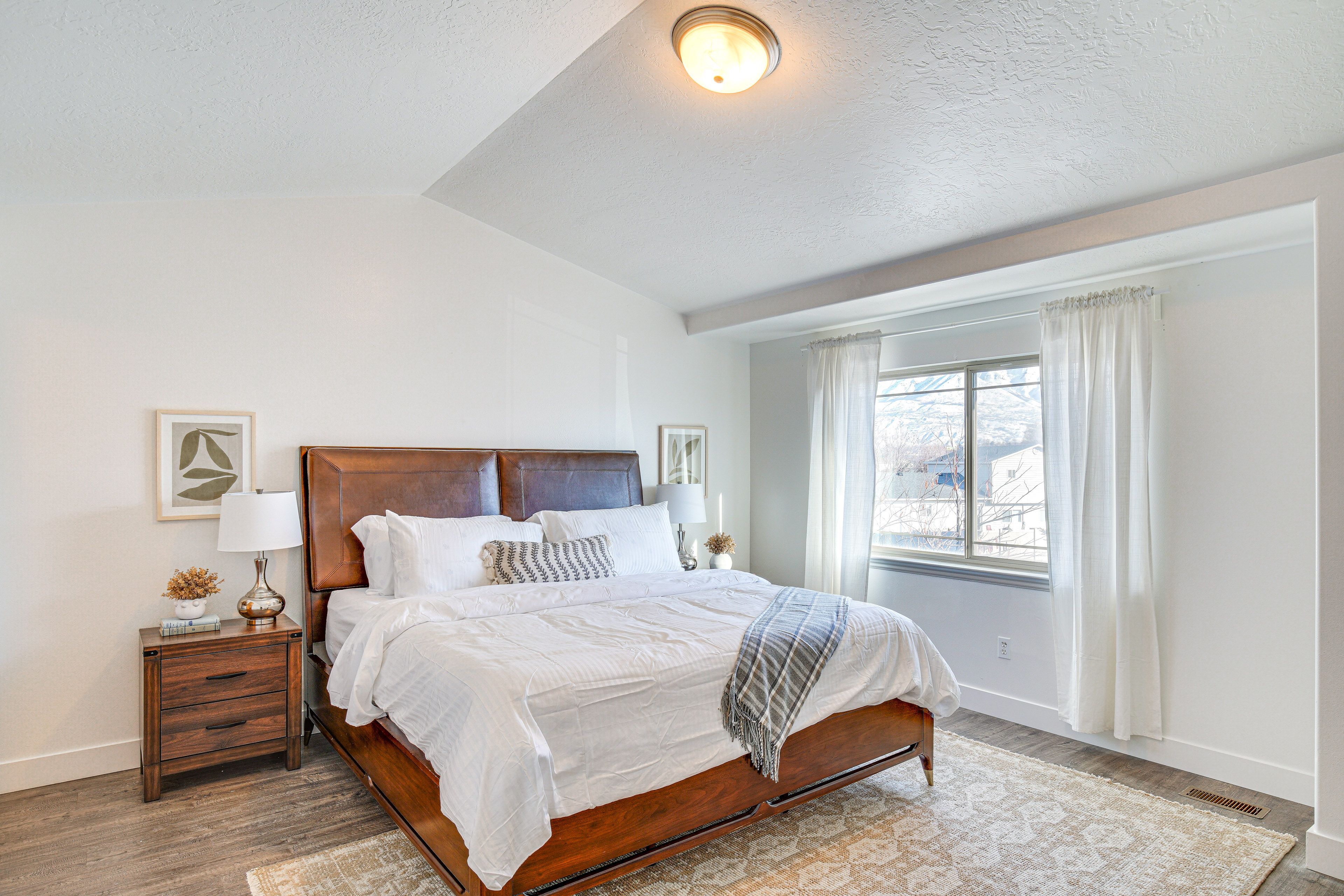 Bedroom 1 | King Bed | 2nd Floor