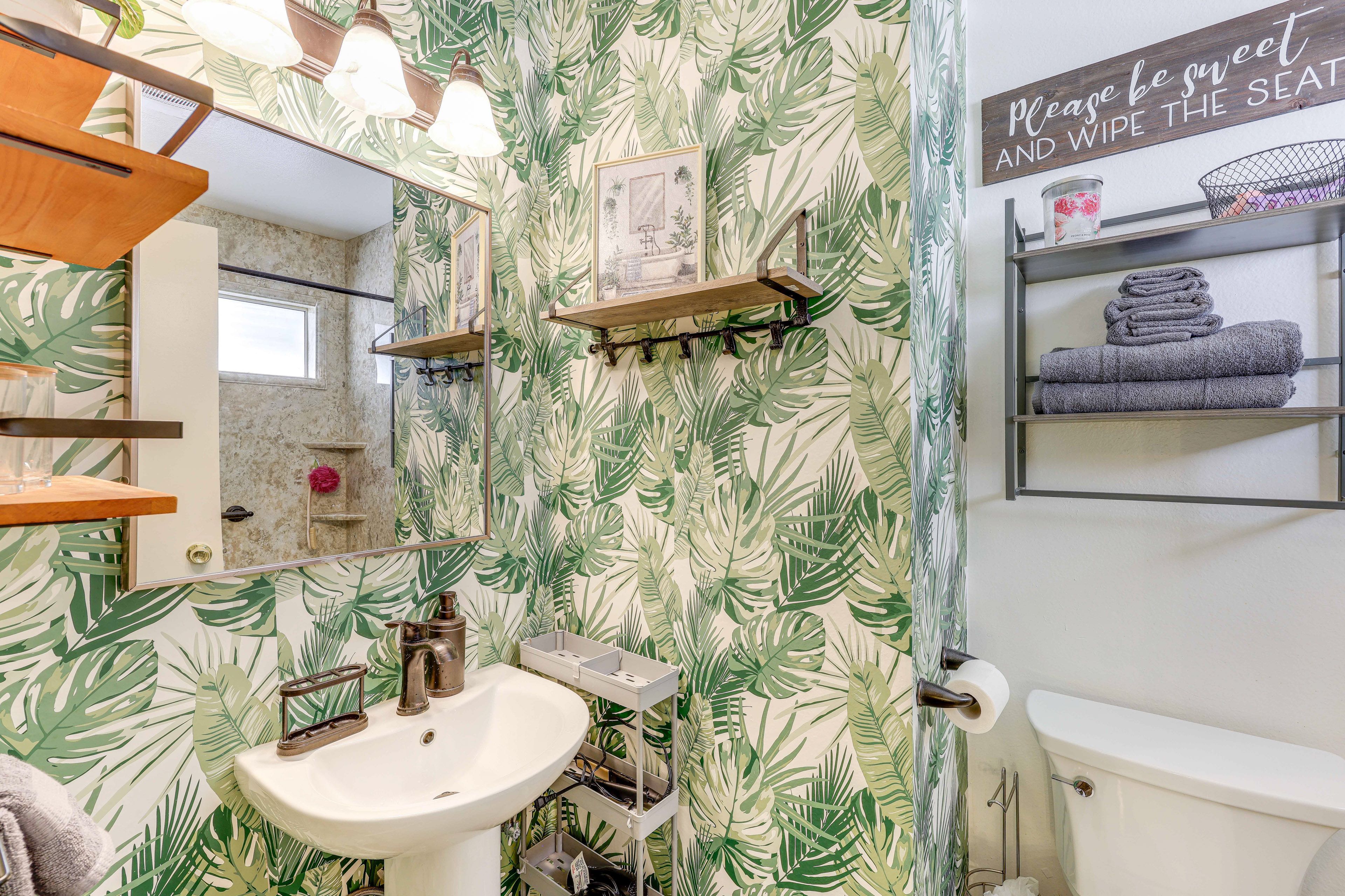 En-Suite Bathroom | Complimentary Toiletries