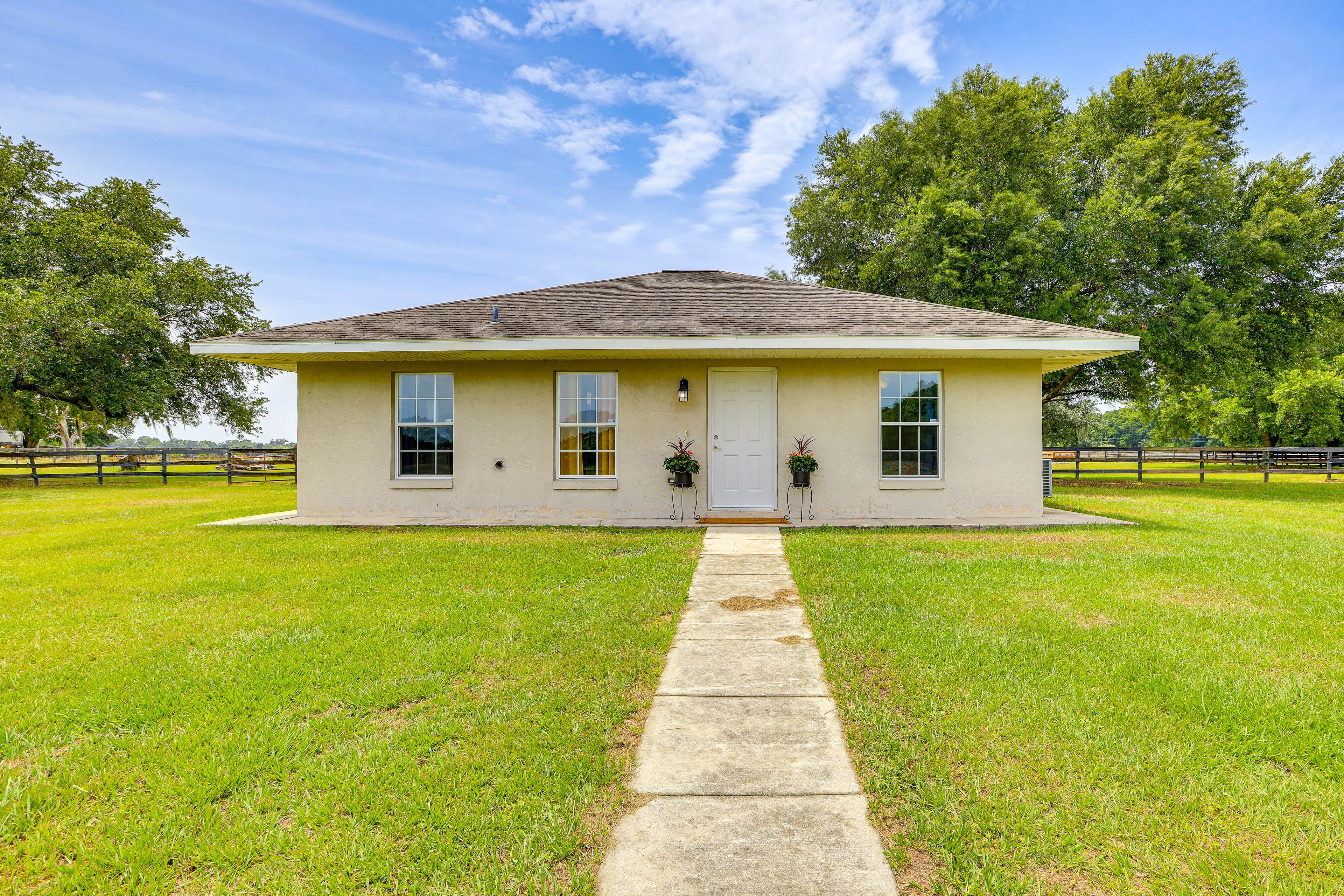 Anthony Vacation Rental | 3BR | 1BA | 1,000 Sq Ft | 1 Step Required