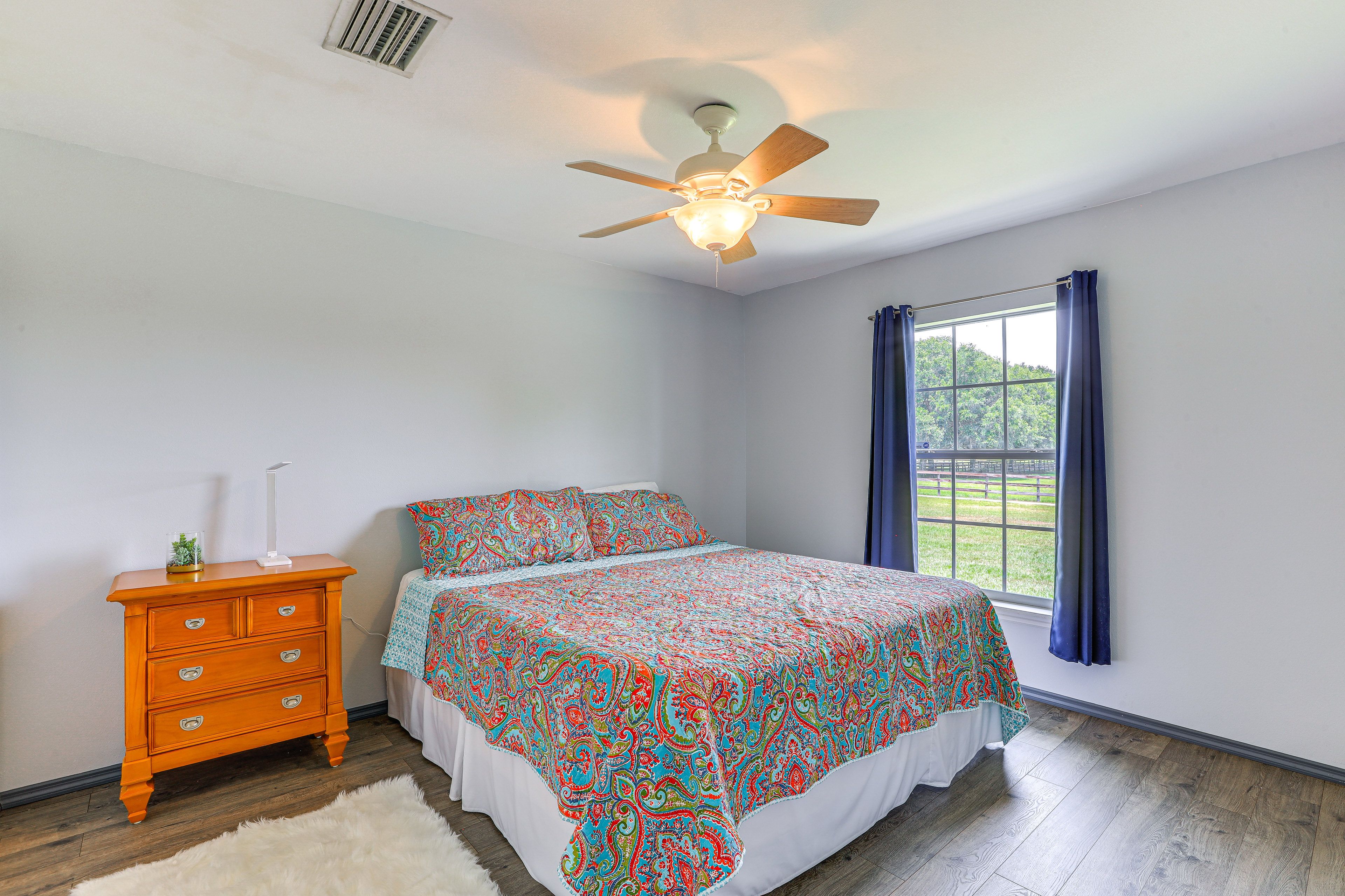 Bedroom 2 | King Bed | Hangers