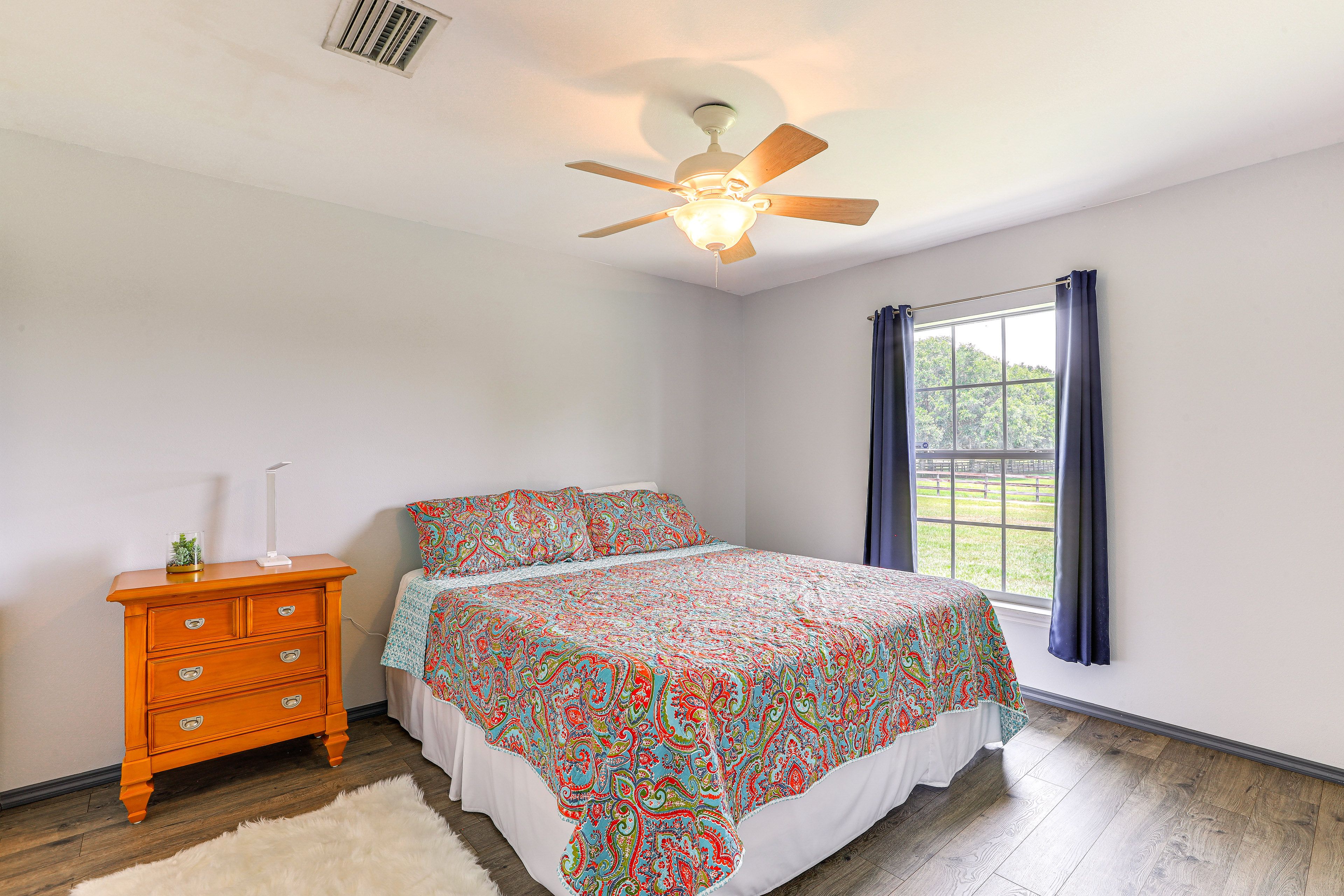 Bedroom 2 | King Bed | Hangers