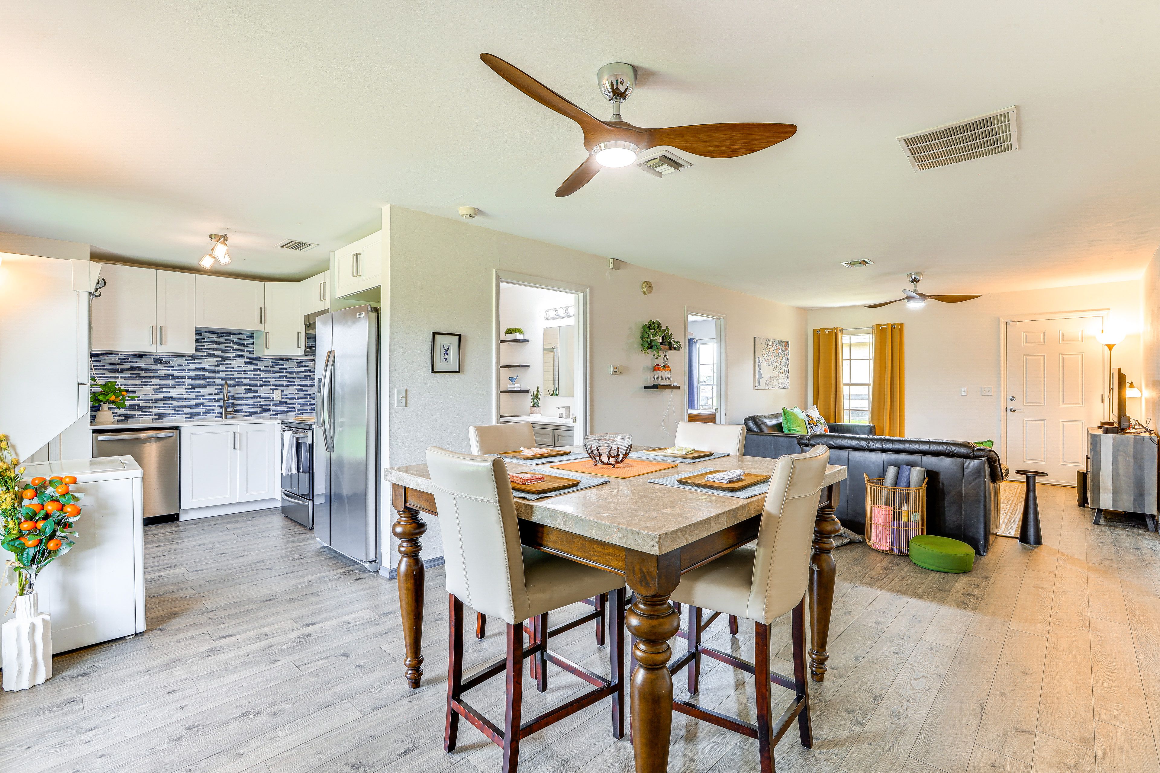 Interior | Central Heating & A/C | Free WiFi