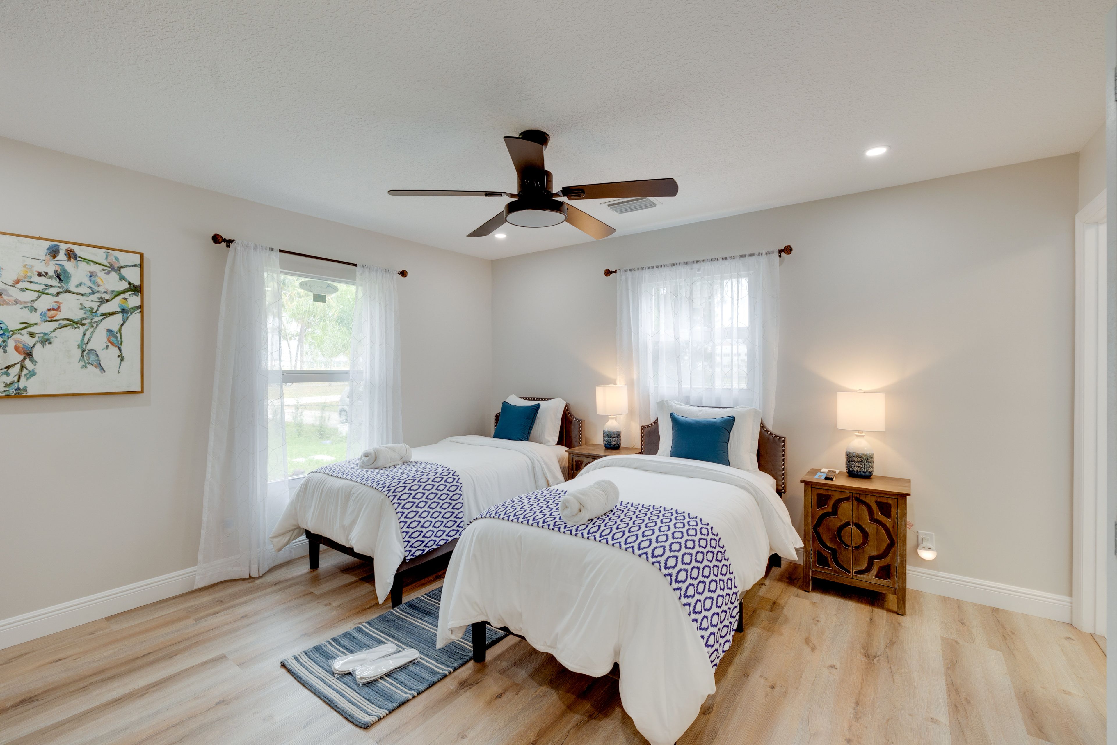 Bedroom 2 | 2 Twin Beds