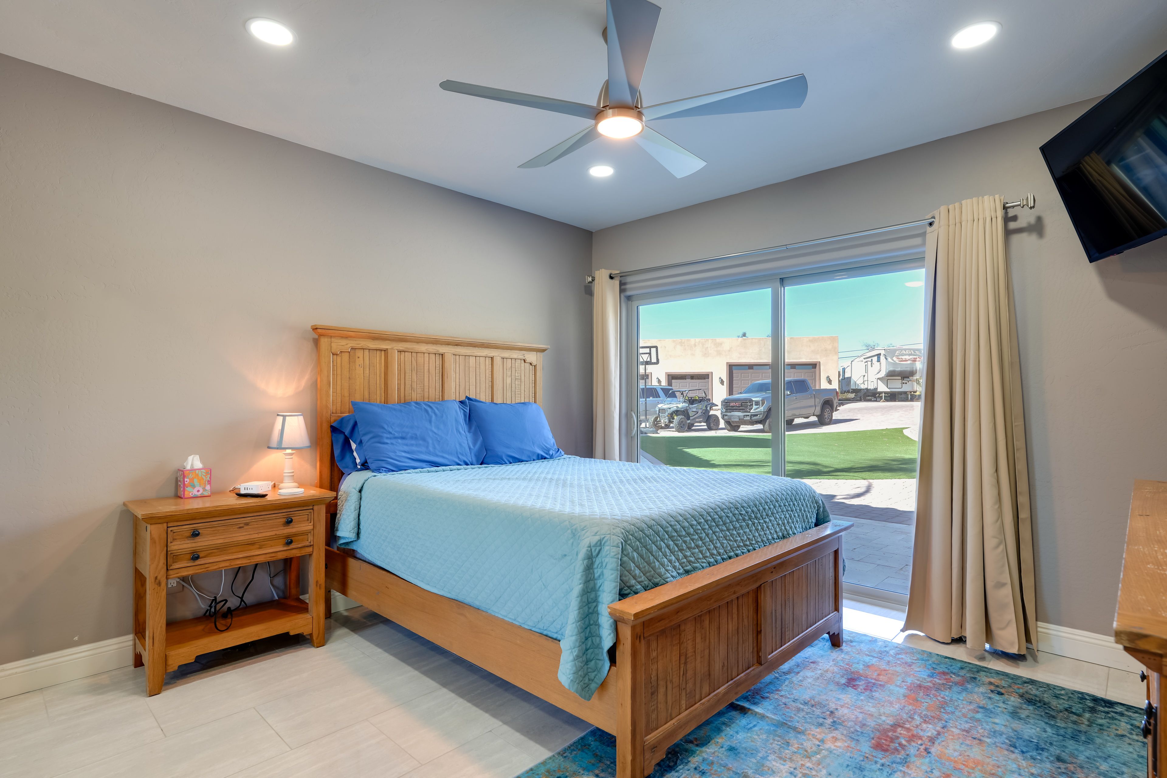 Bedroom 2 | Queen Bed