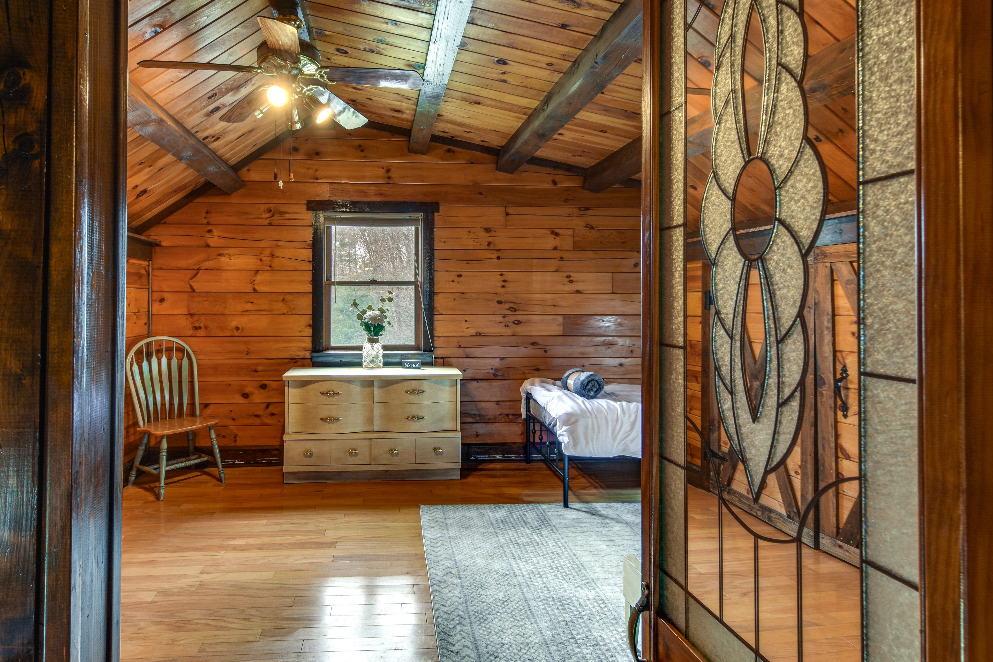 Bedroom 2 | 2 Twin Beds | 3rd Floor