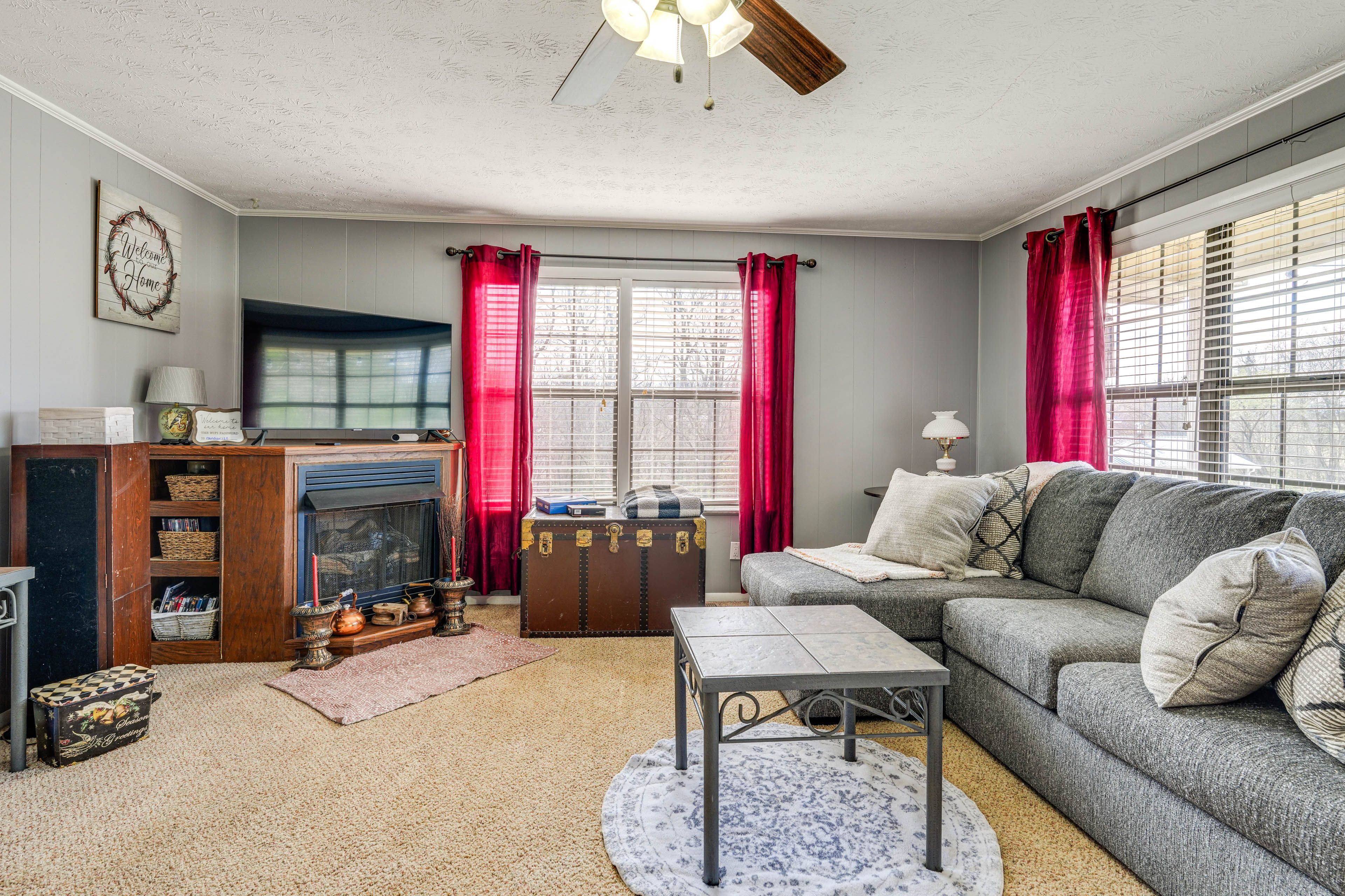 Living Room | Wood-Burning Fireplace | Smart TV
