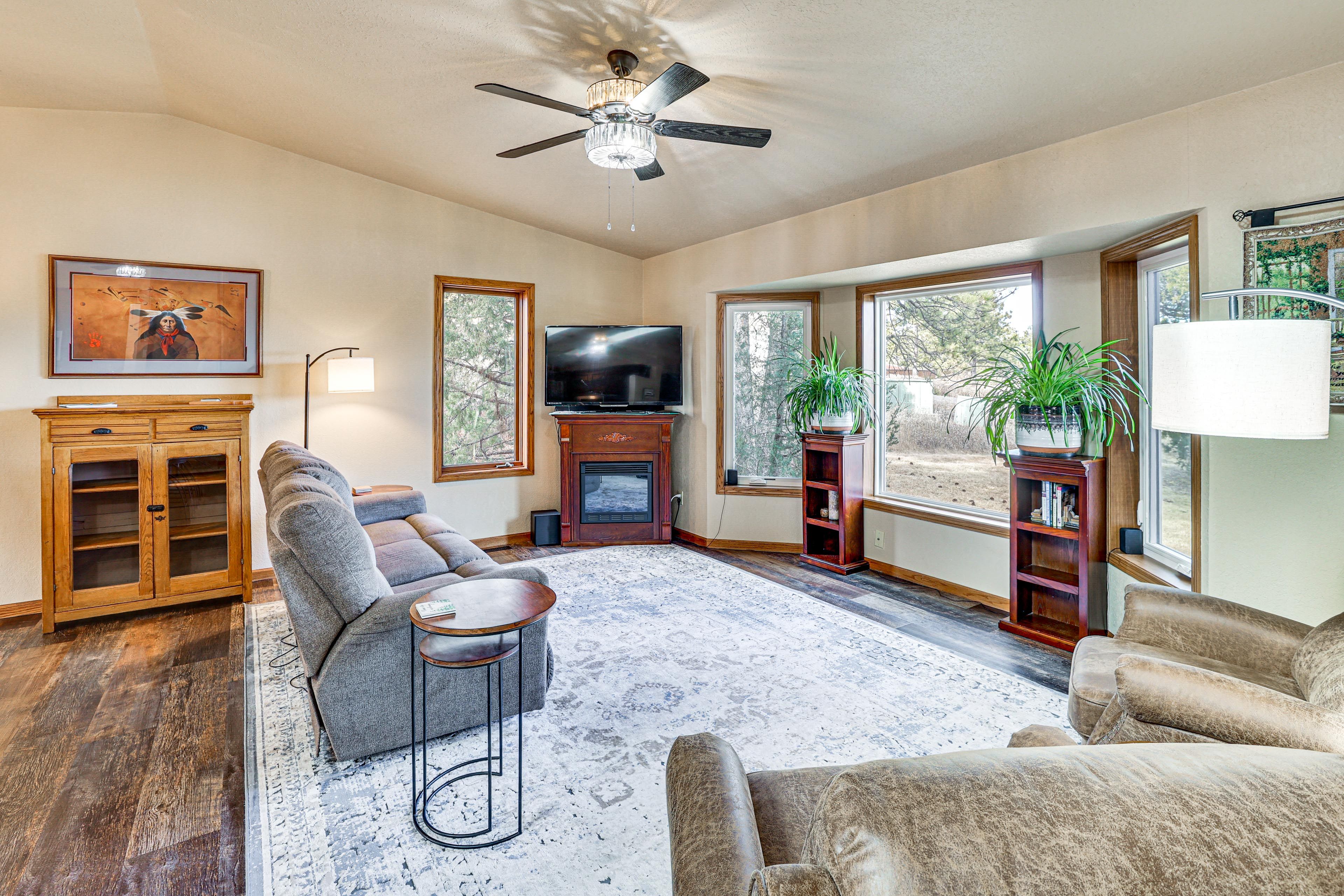 Living Room | 1st Floor | Smart TV | Fireplace