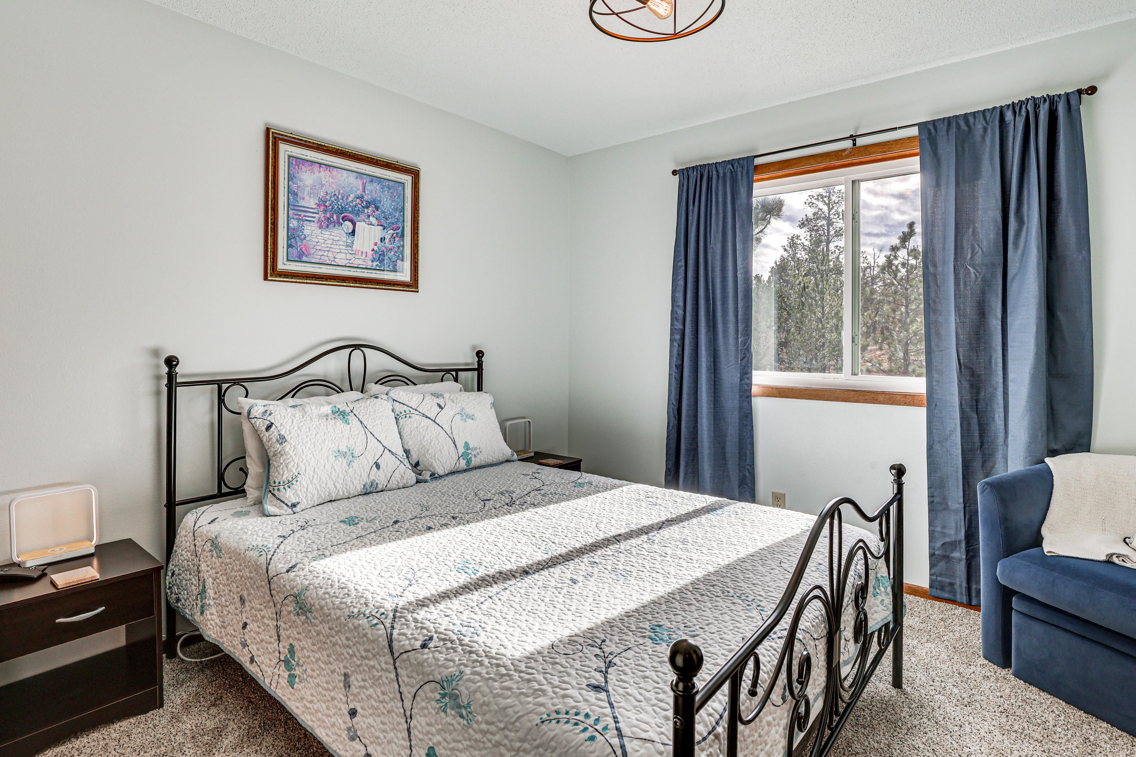 Bedroom 2 | Queen Bed | 2nd Floor | Hangers