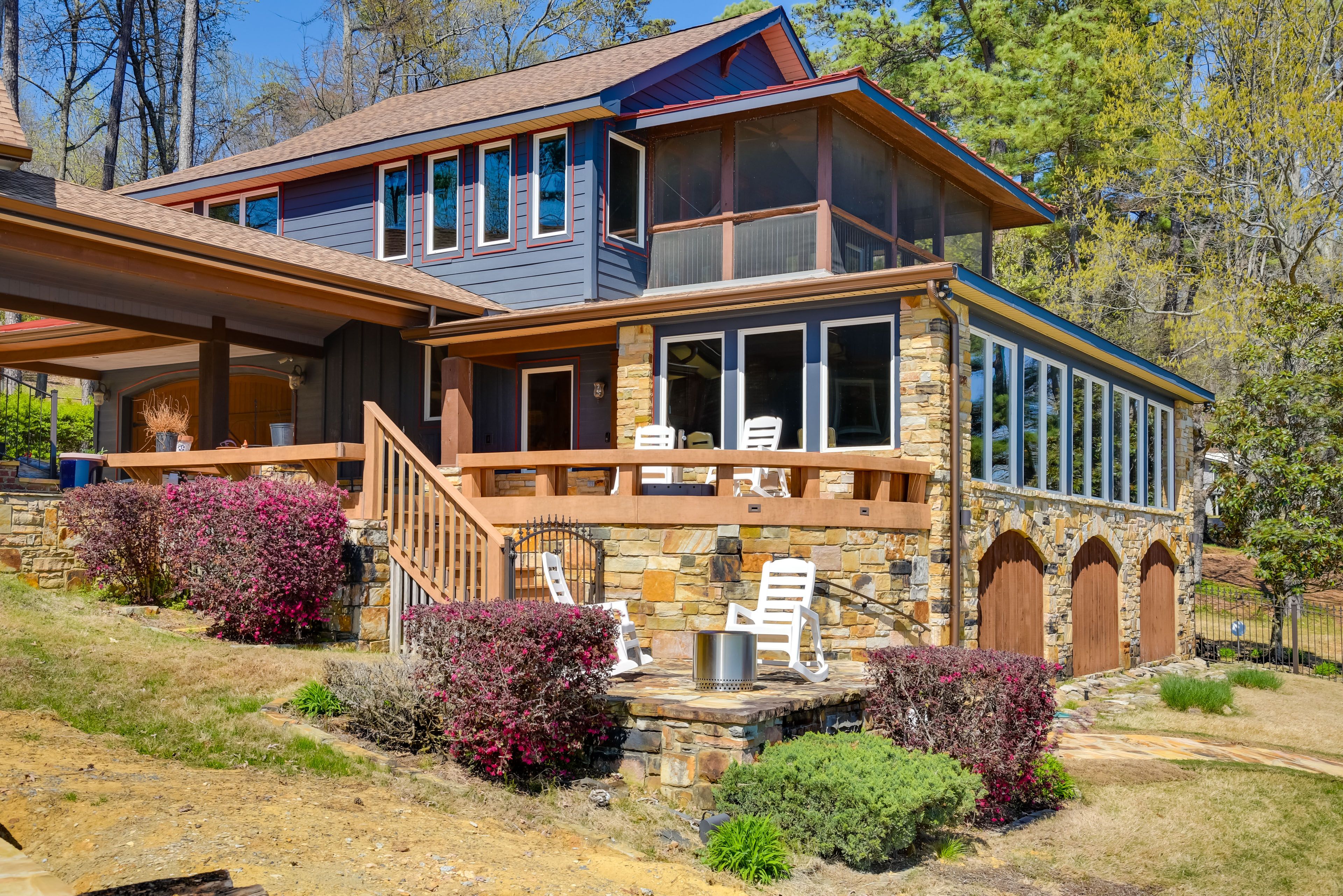 Exterior | 2-Story Cottage