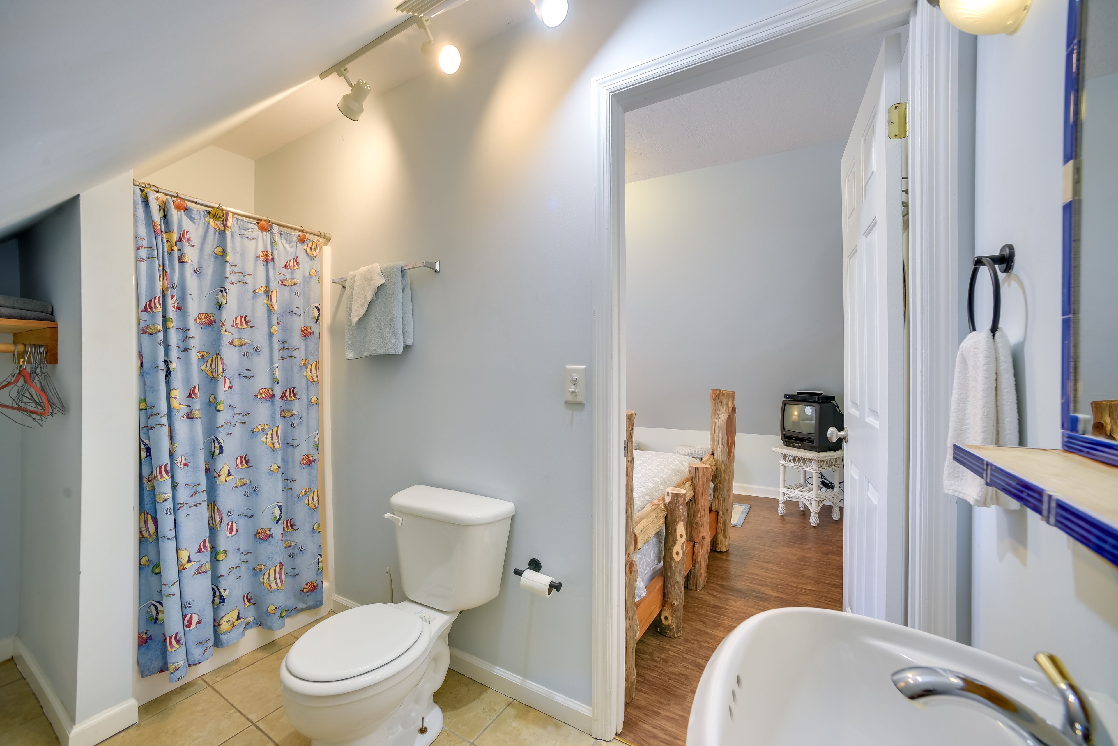Full Bathroom | 2nd Floor | Hair Dryer