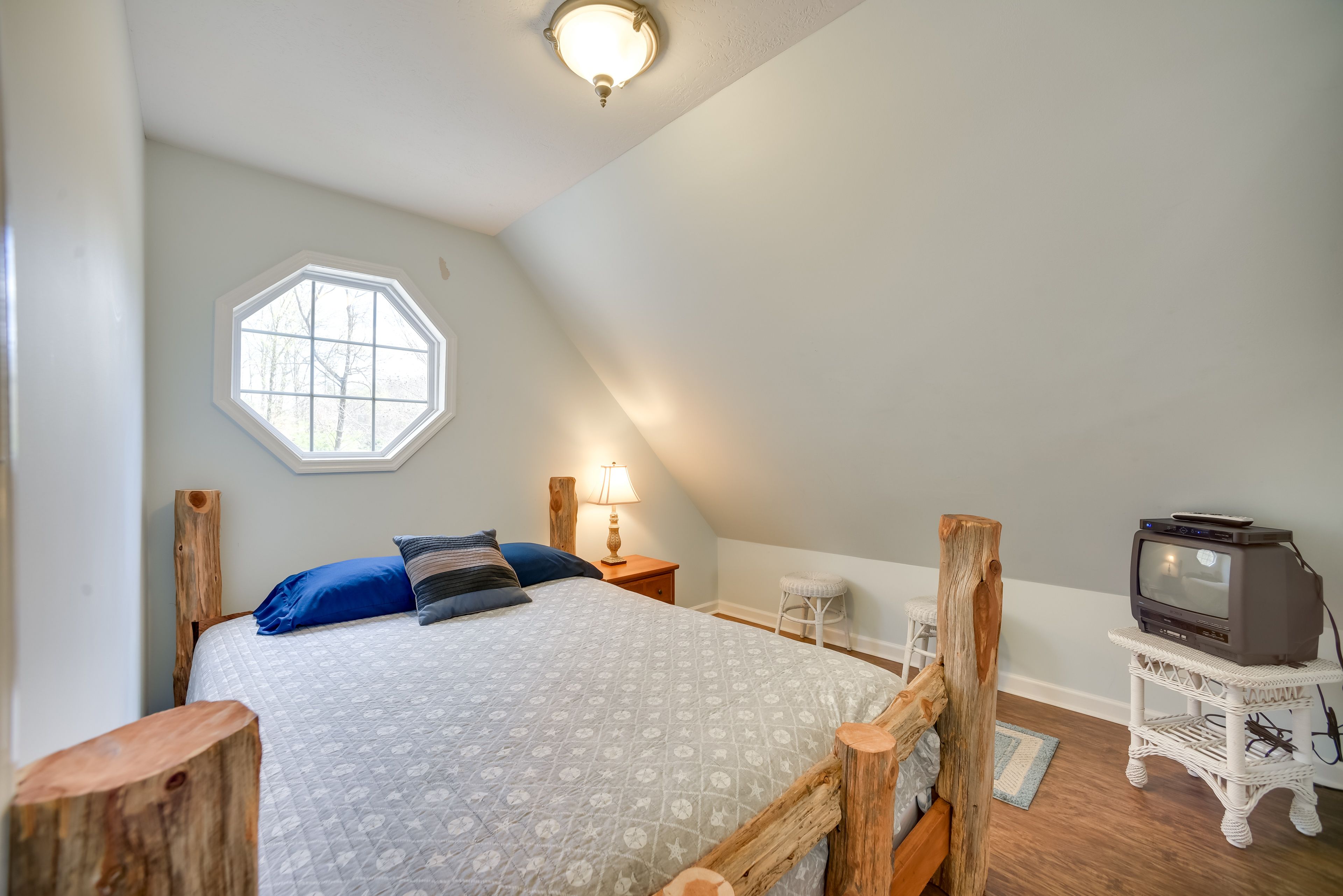 Bedroom 2 | Queen Bed | 2nd Floor | En-Suite Bathroom