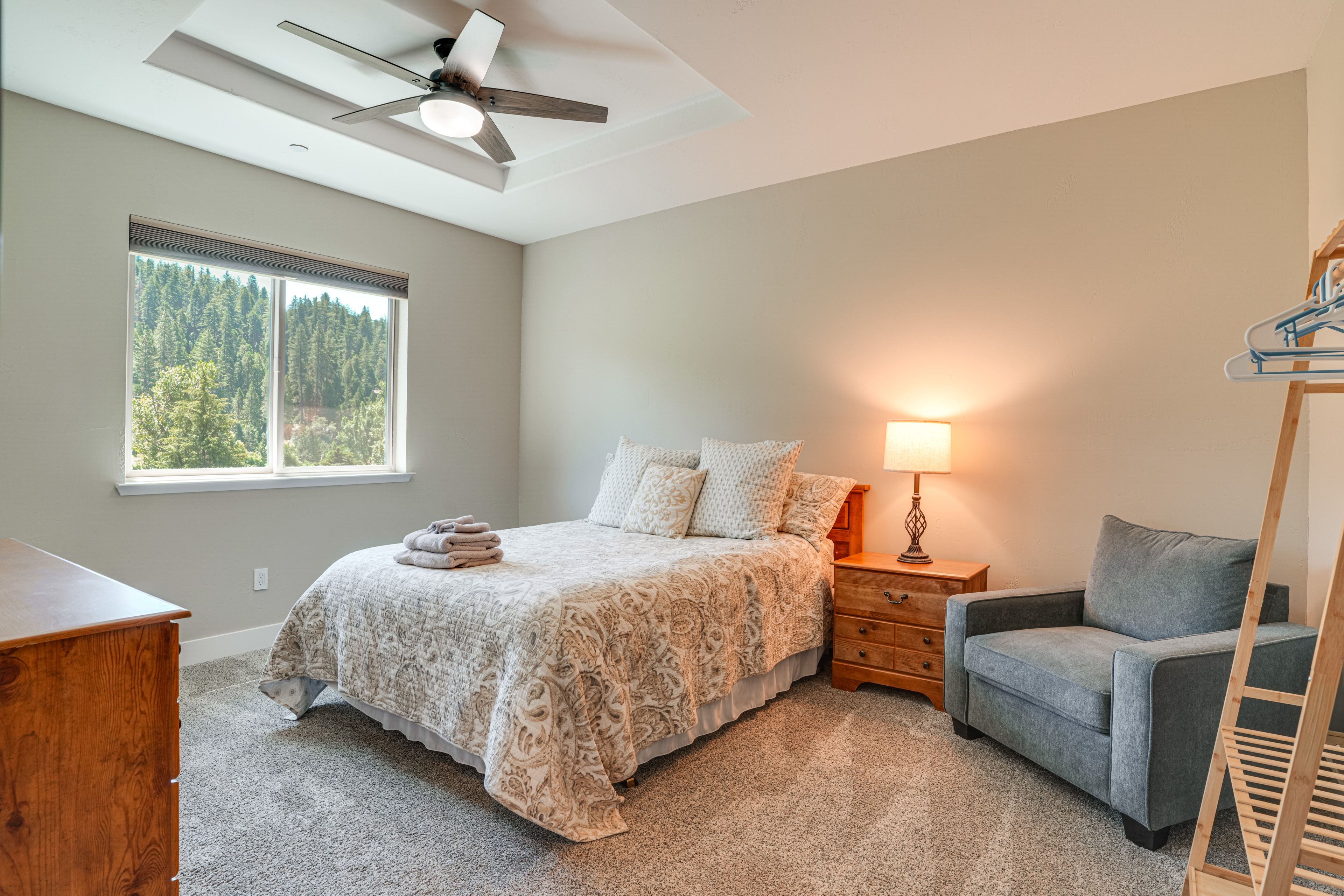 Bedroom 2 | 2nd Floor | King Bed