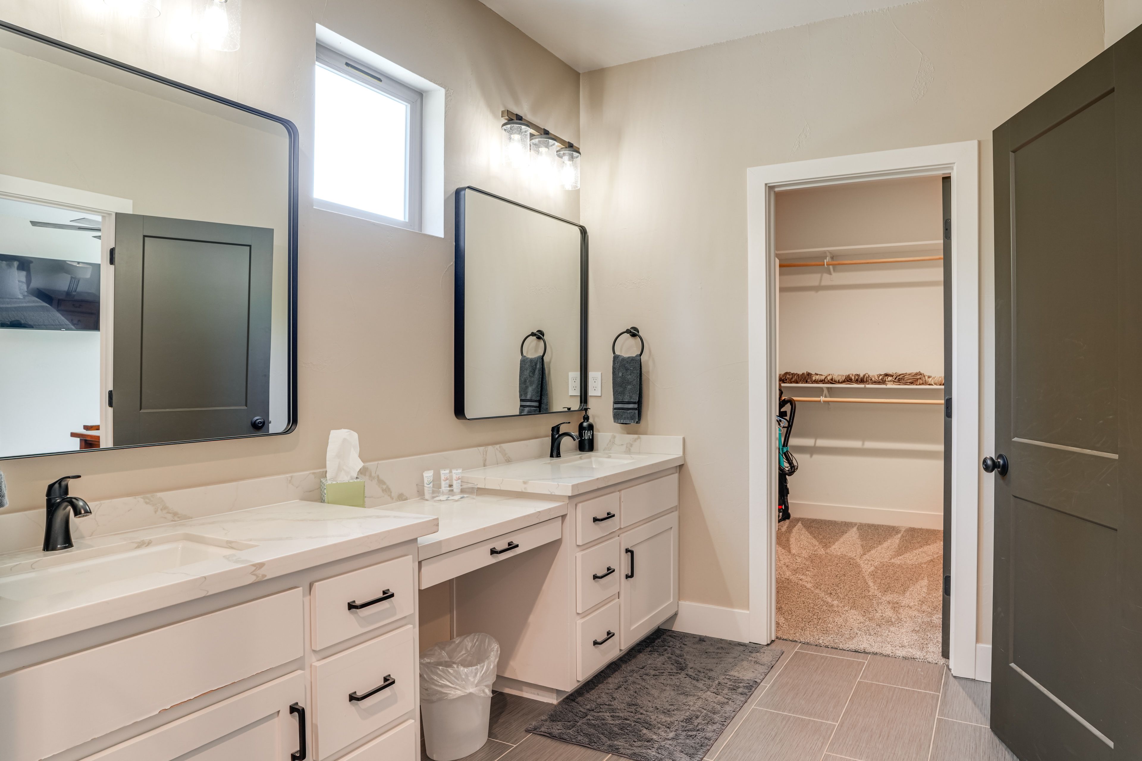Full Bathroom | 2nd Floor
