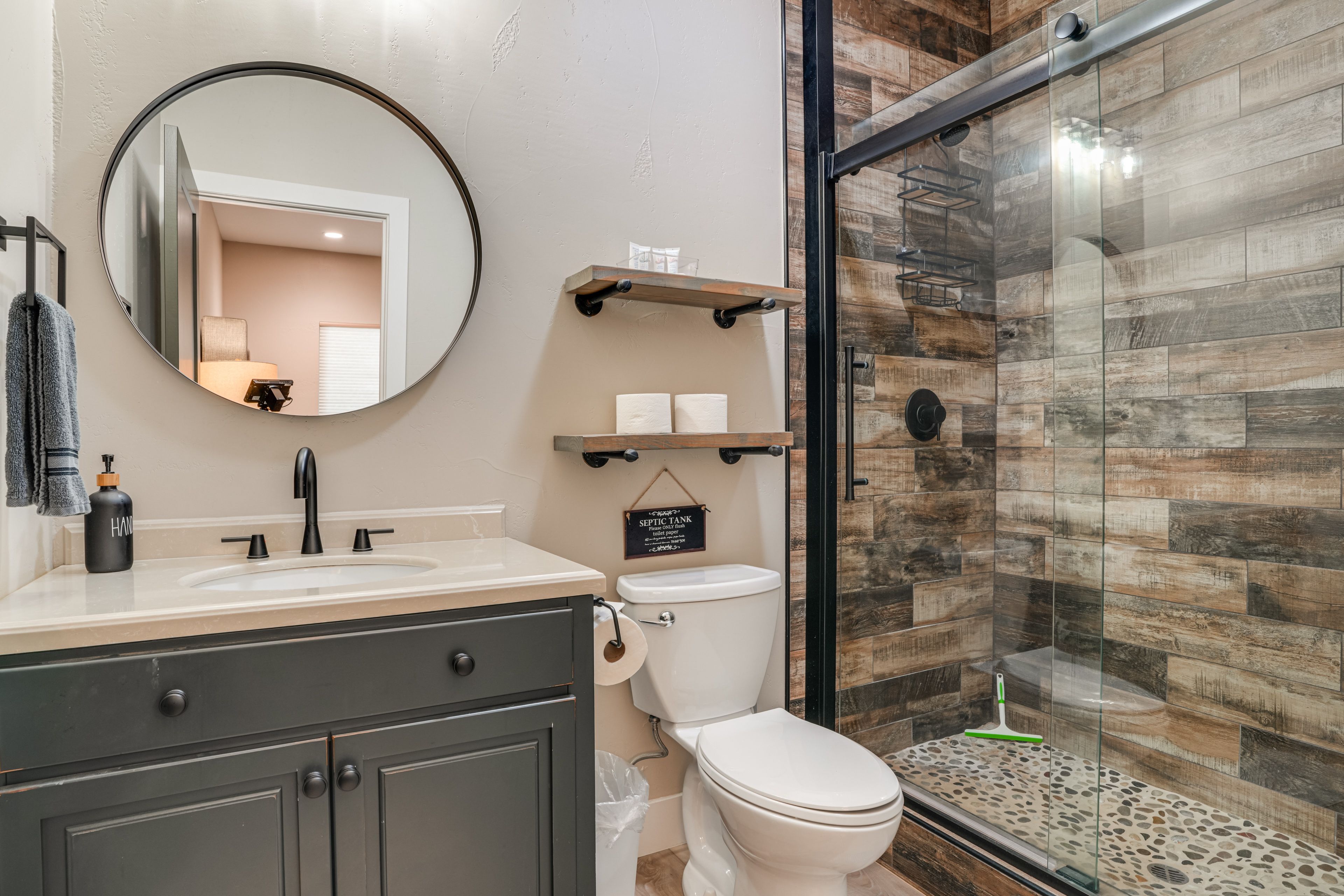 En-Suite Bathroom | 1st Floor