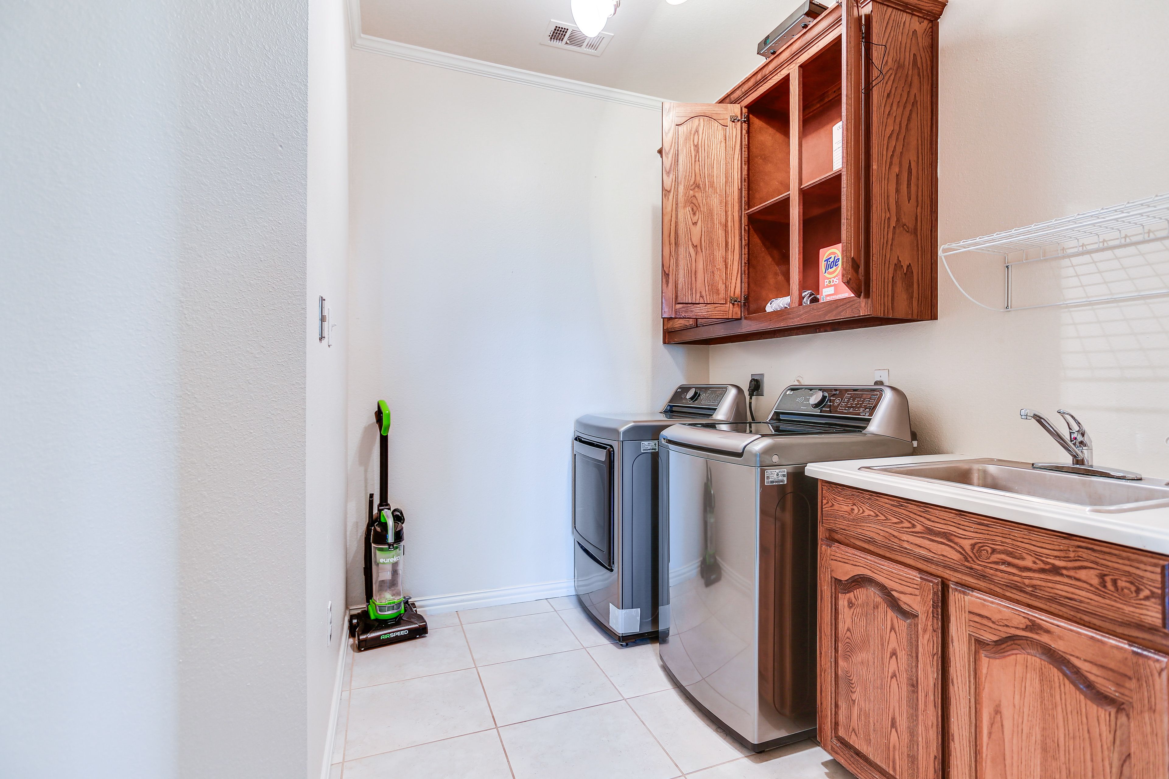 Laundry | Detergent Provided