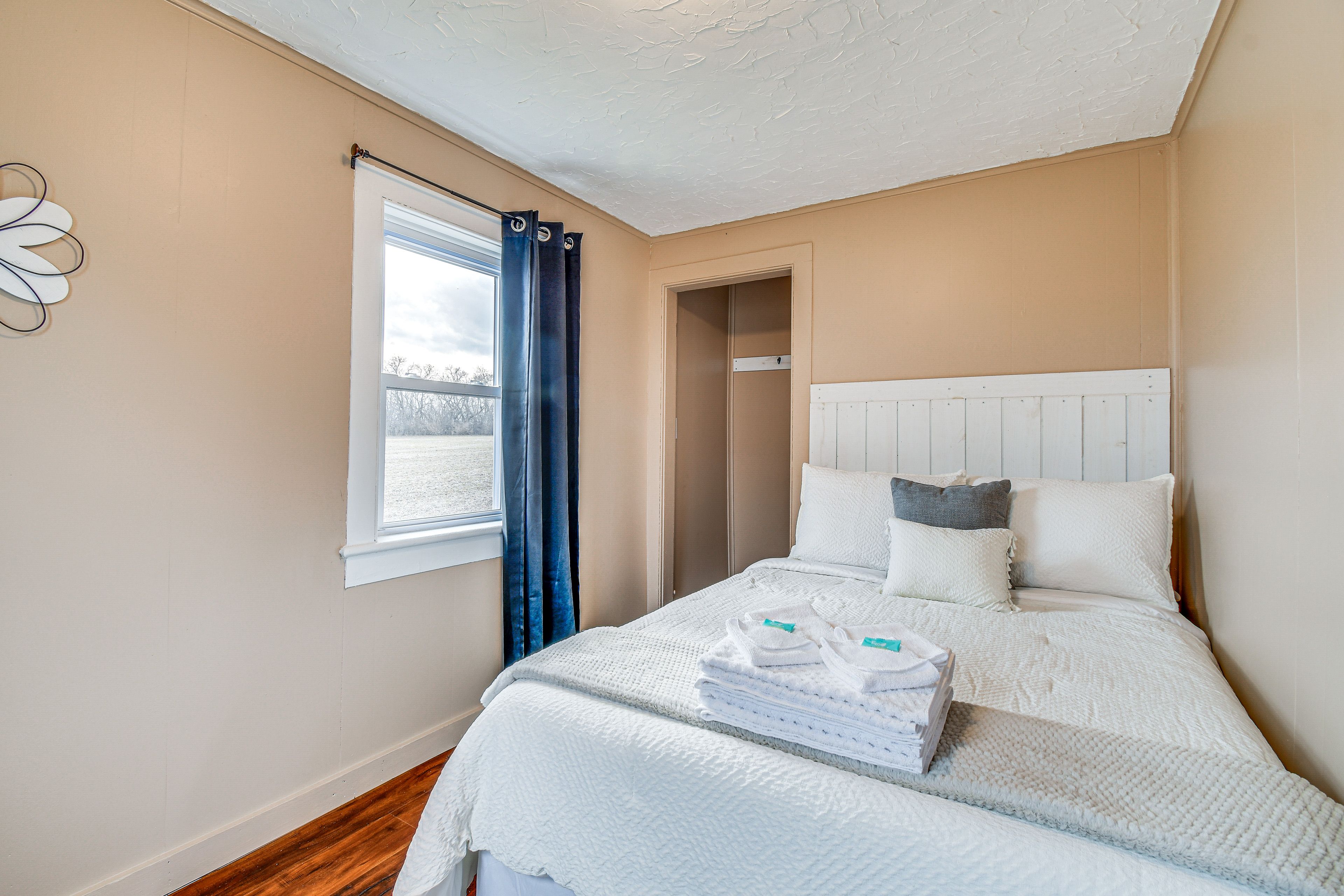 Bedroom 1 | 1st Floor | Full Bed | Linens Provided