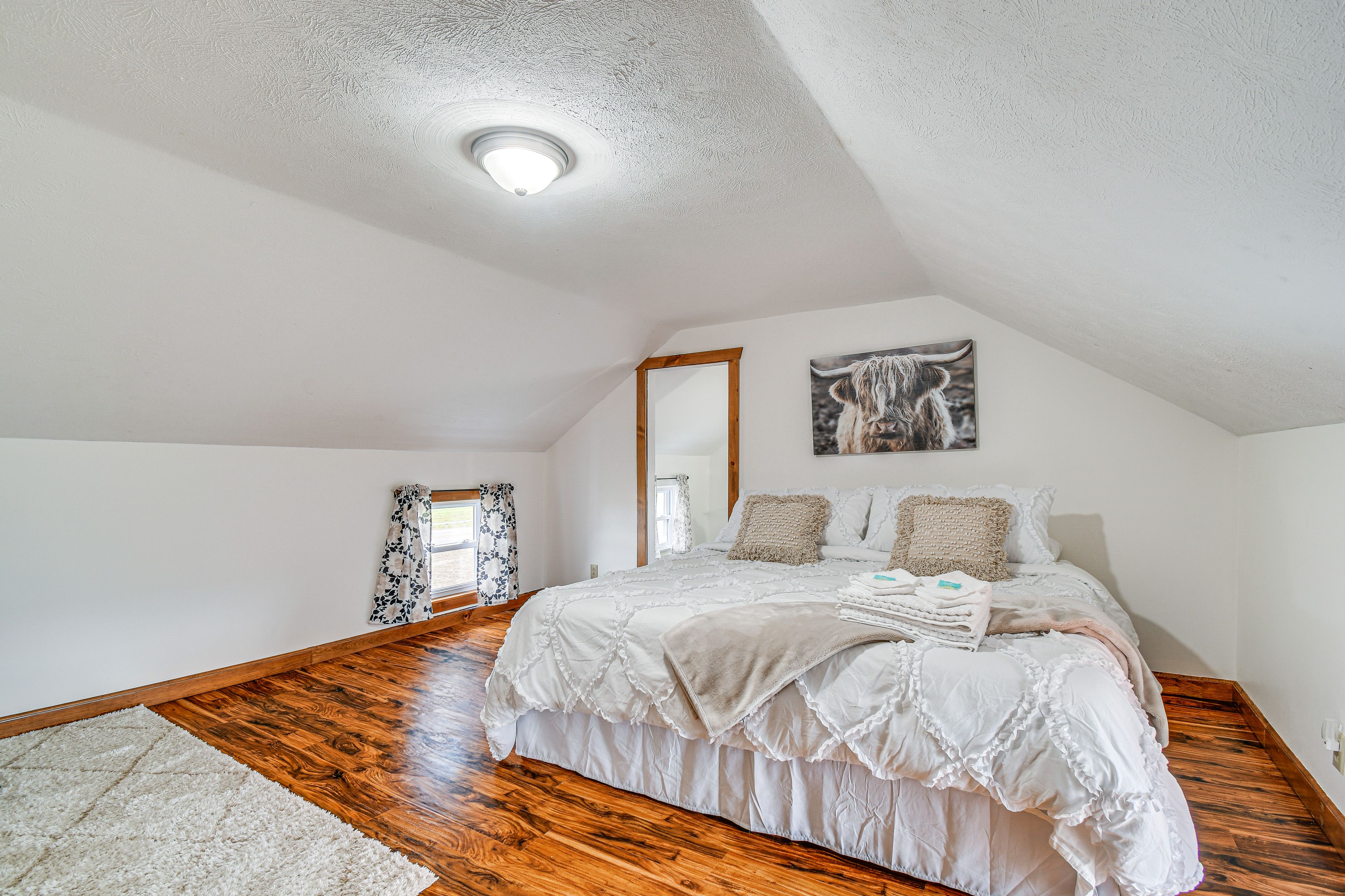 Bedroom 2 | 2nd Floor | King Bed | Desk | Seating