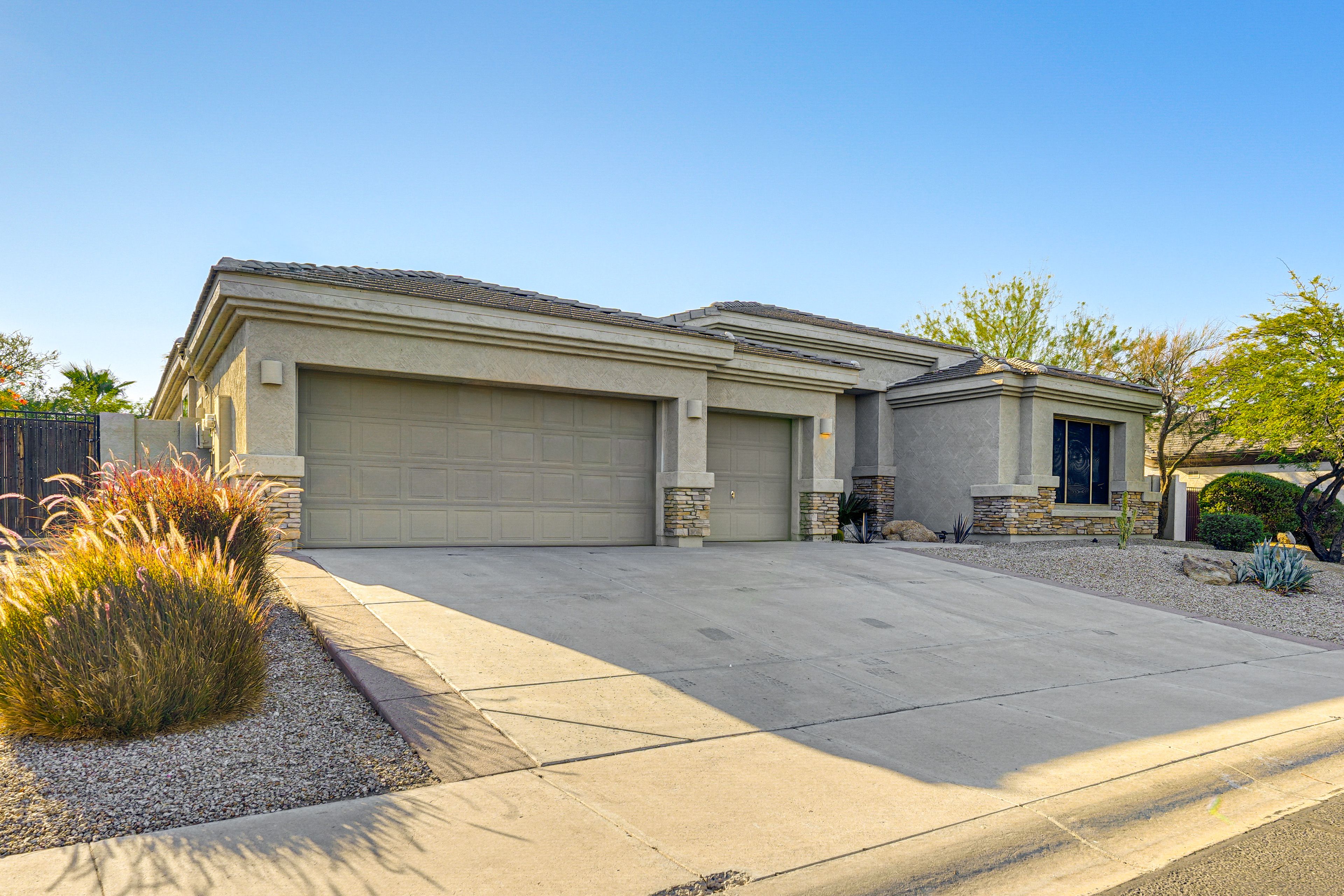 Parking | Garage (1 Vehicle) | Driveway (3 Vehicles)