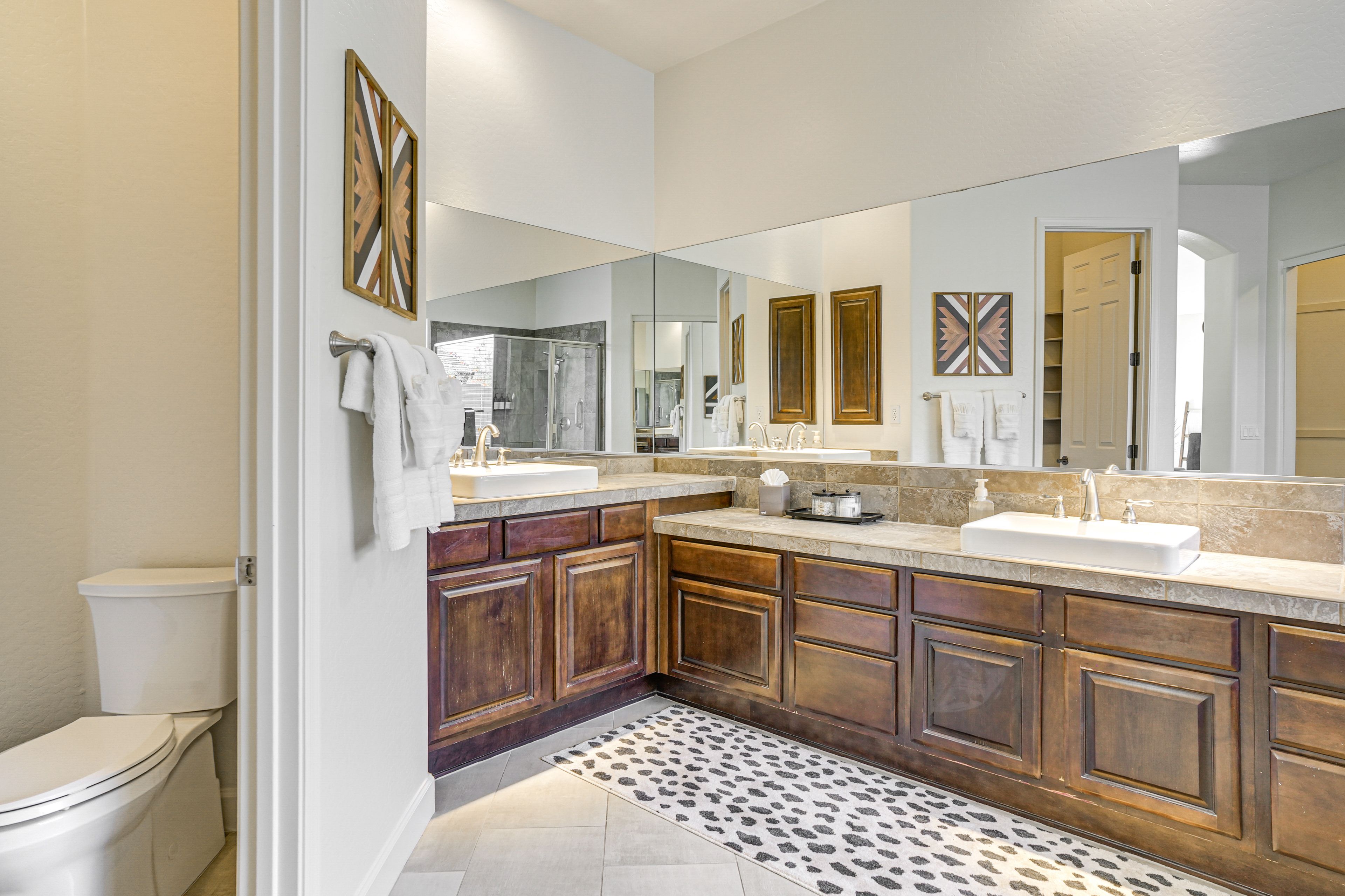 En-Suite Bathroom | Hair Dryer | Walk-In Closet
