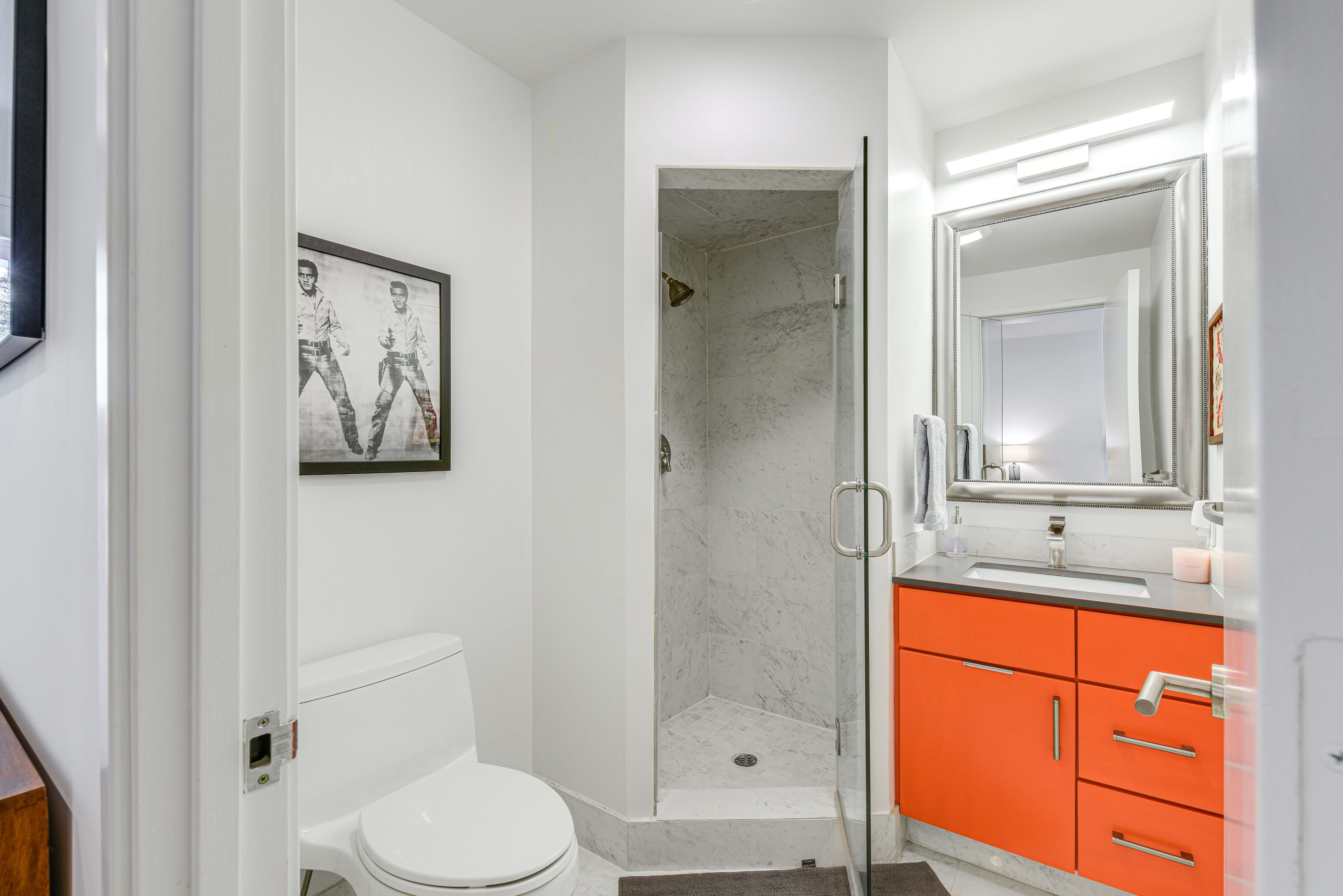 En-Suite Bathroom | Lower Level | Towels Provided