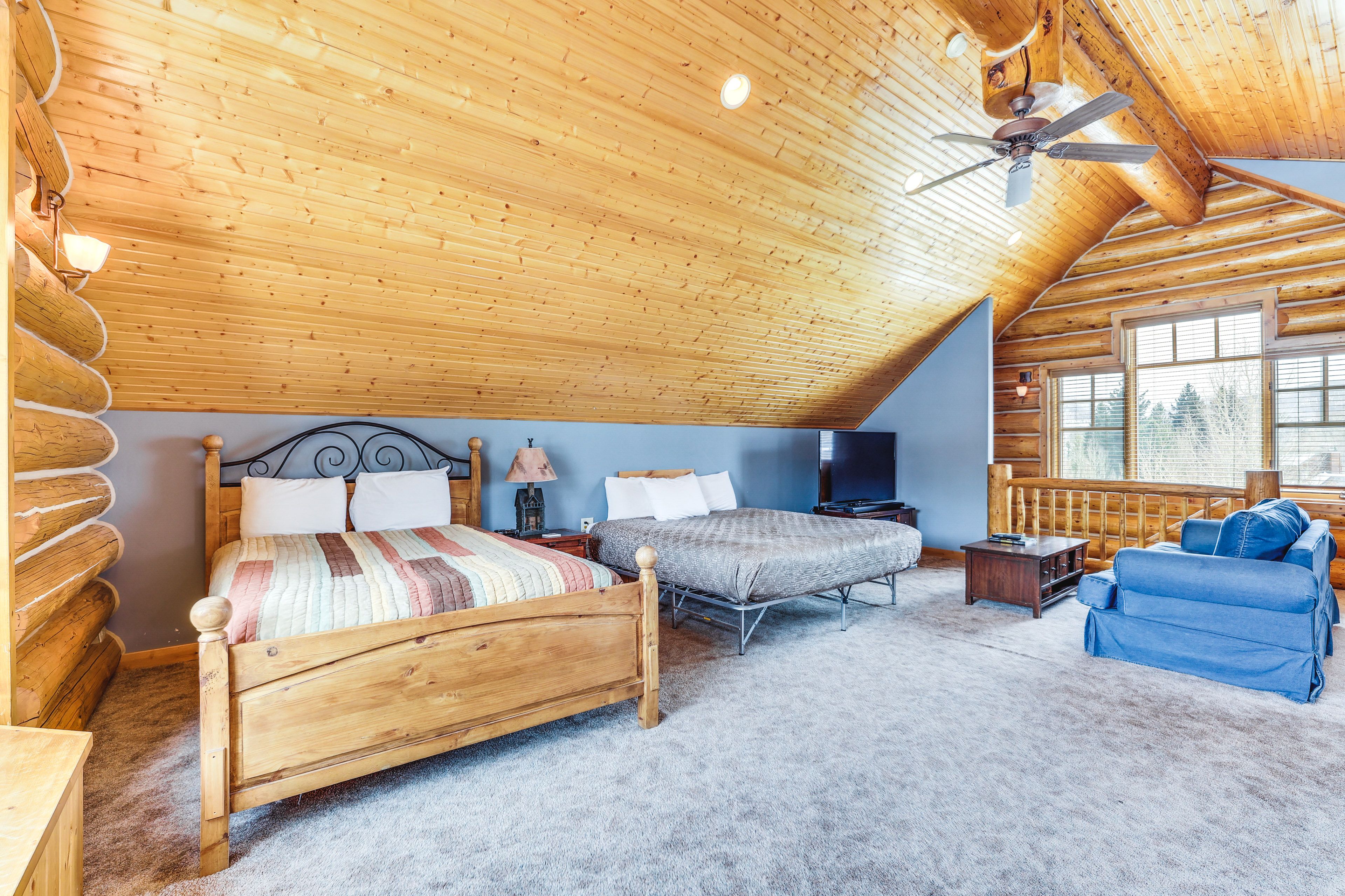 Bedroom 5 (Apartment Above Garage) | Upper Level | King Bed | Queen Bed