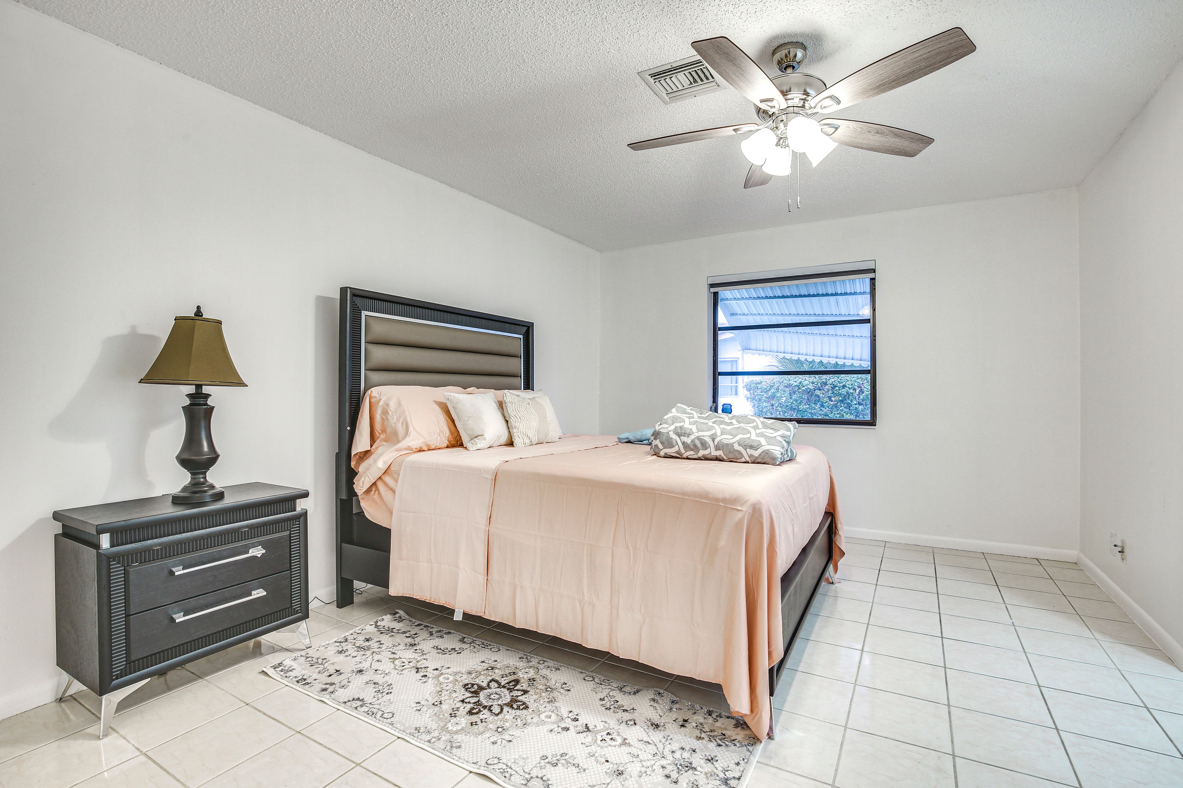 Bedroom 1 | Queen Bed | En-Suite Bathroom