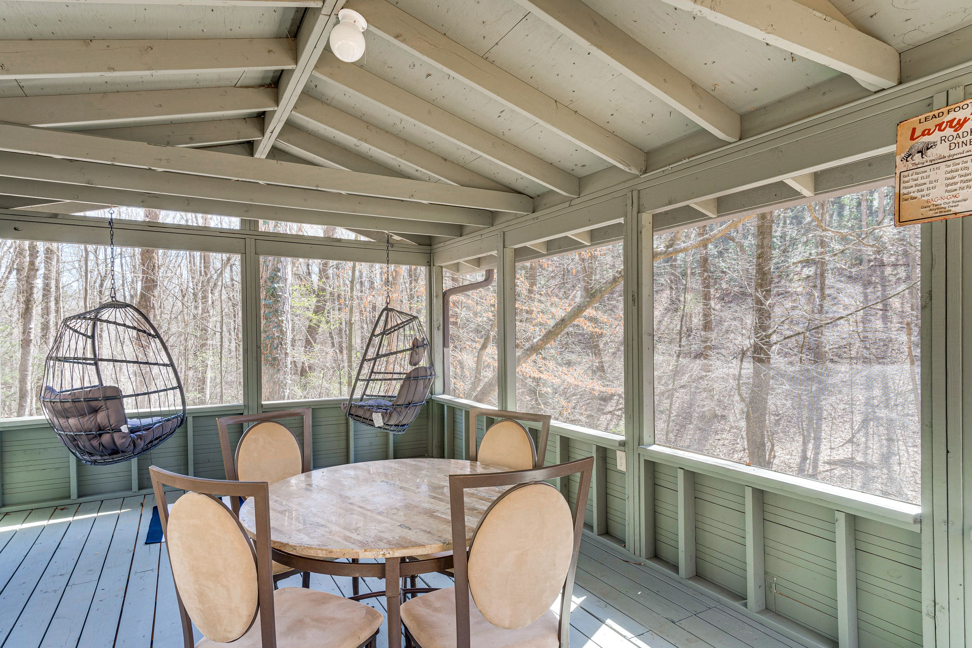 Screened-In Porch | Gas Grill | Outdoor Seating & Dining