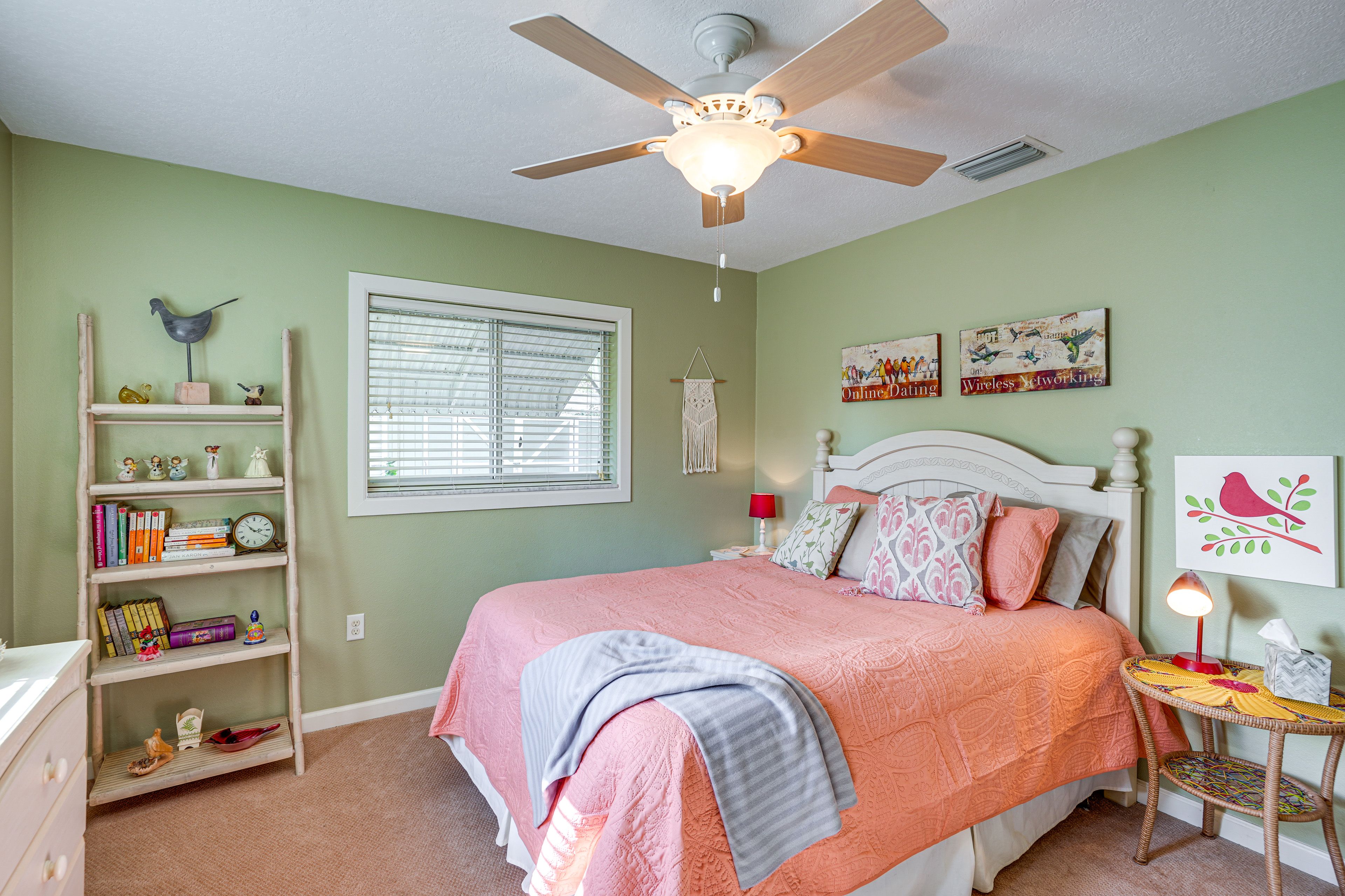 Bedroom 2 | Queen Bed