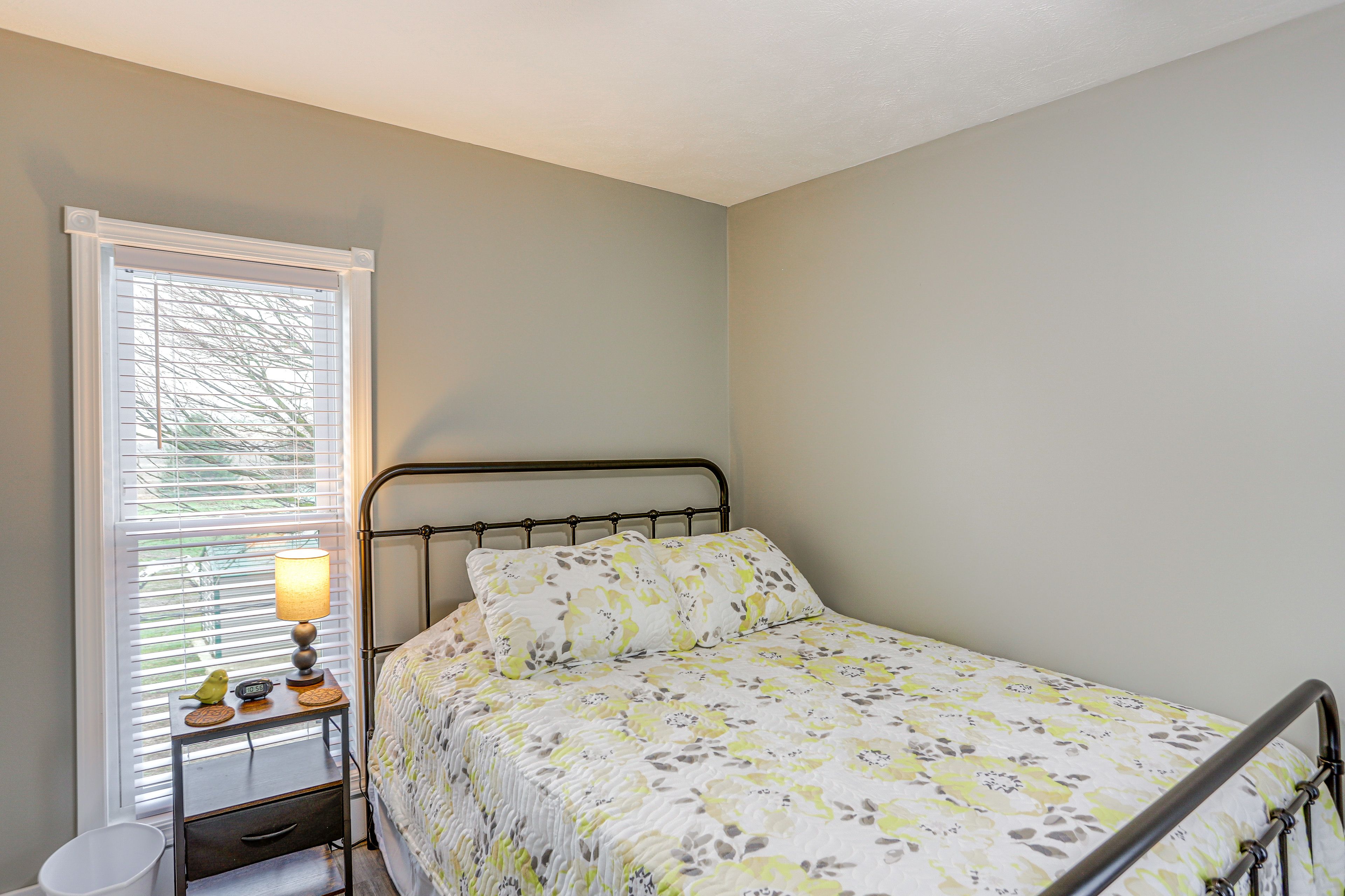 Bedroom 3 | Queen Bed | Flat-Screen TV | 2nd Floor