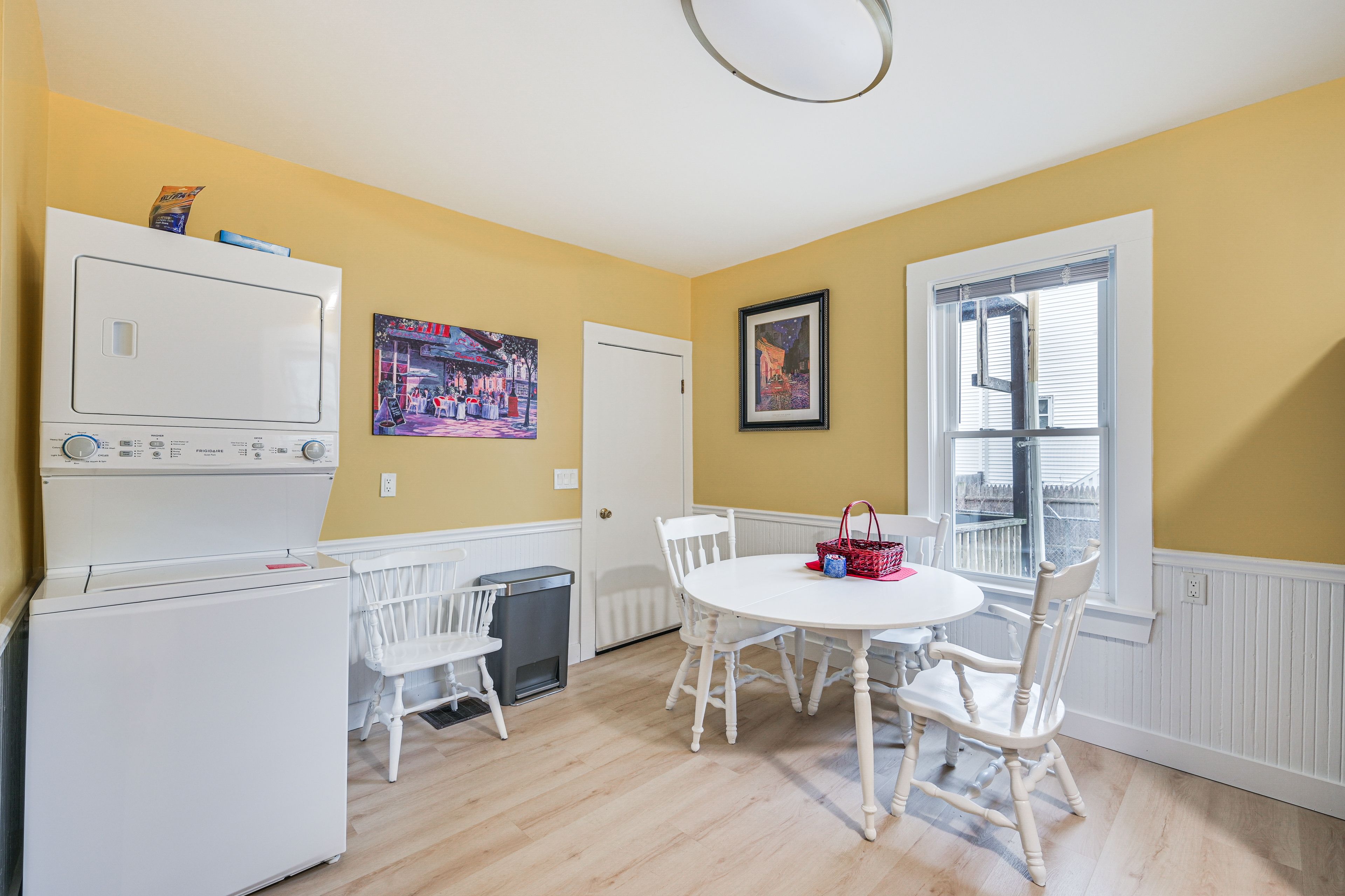 Dining | Dishware & Flatware Provided