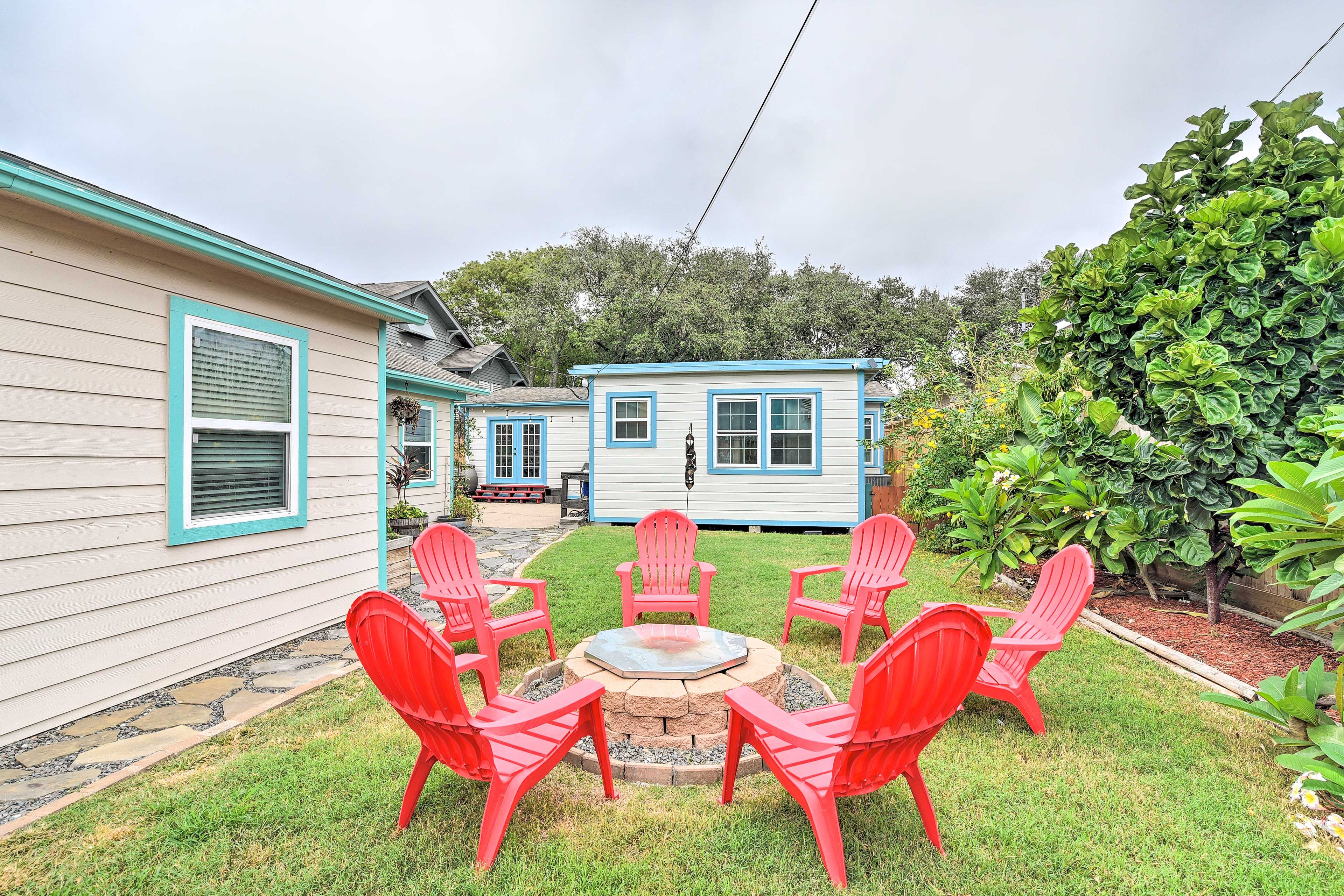 Private Yard | Fire Pit
