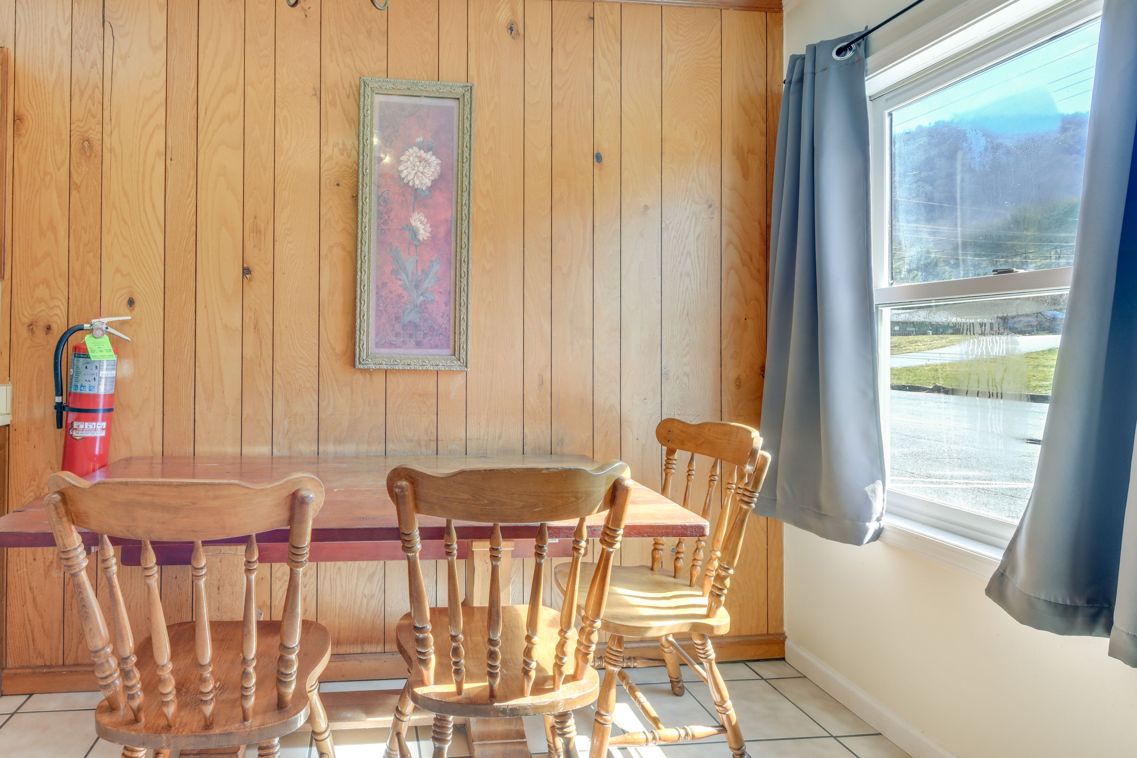 Studio | Dining Area | Dishware + Flatware