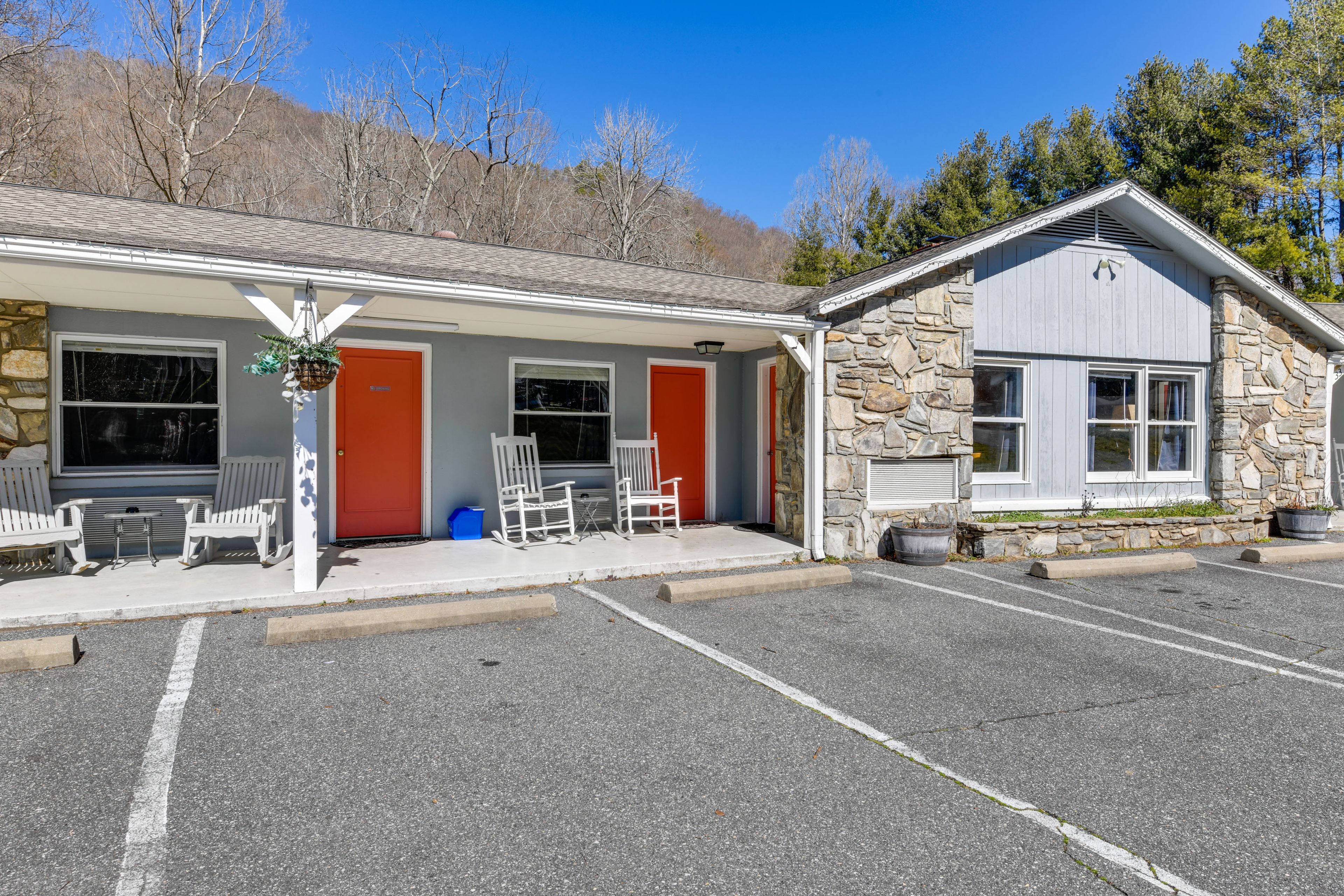 Community Parking Lot (Open Parking)
