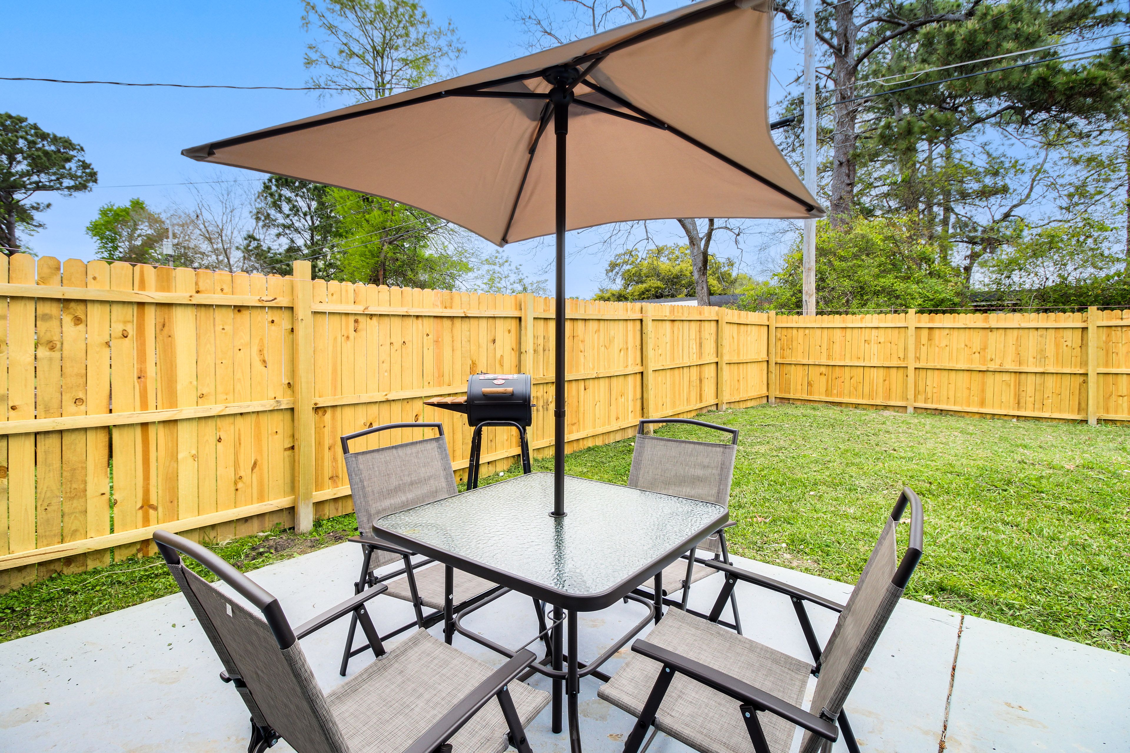 Savannah Vacation Rental | 3BR | 1.5BA | Stairs Required | 950 Sq Ft