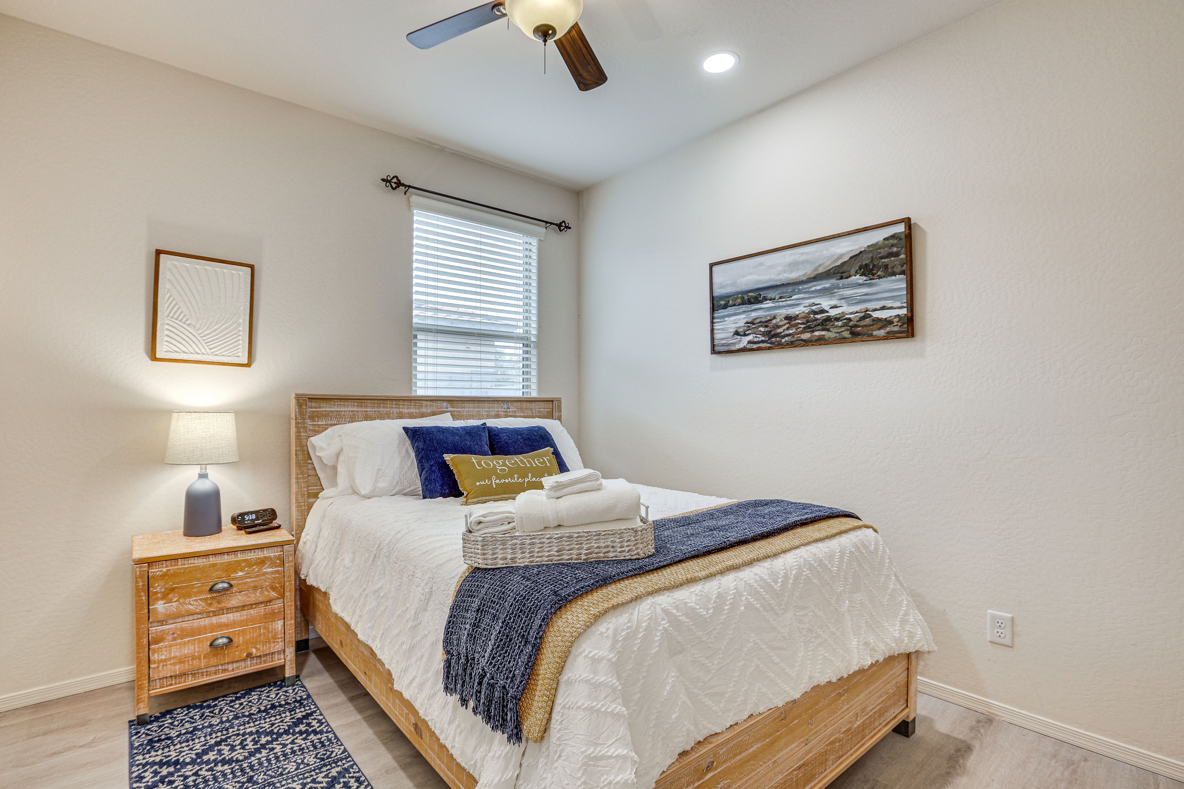 Bedroom 2 | Queen Bed