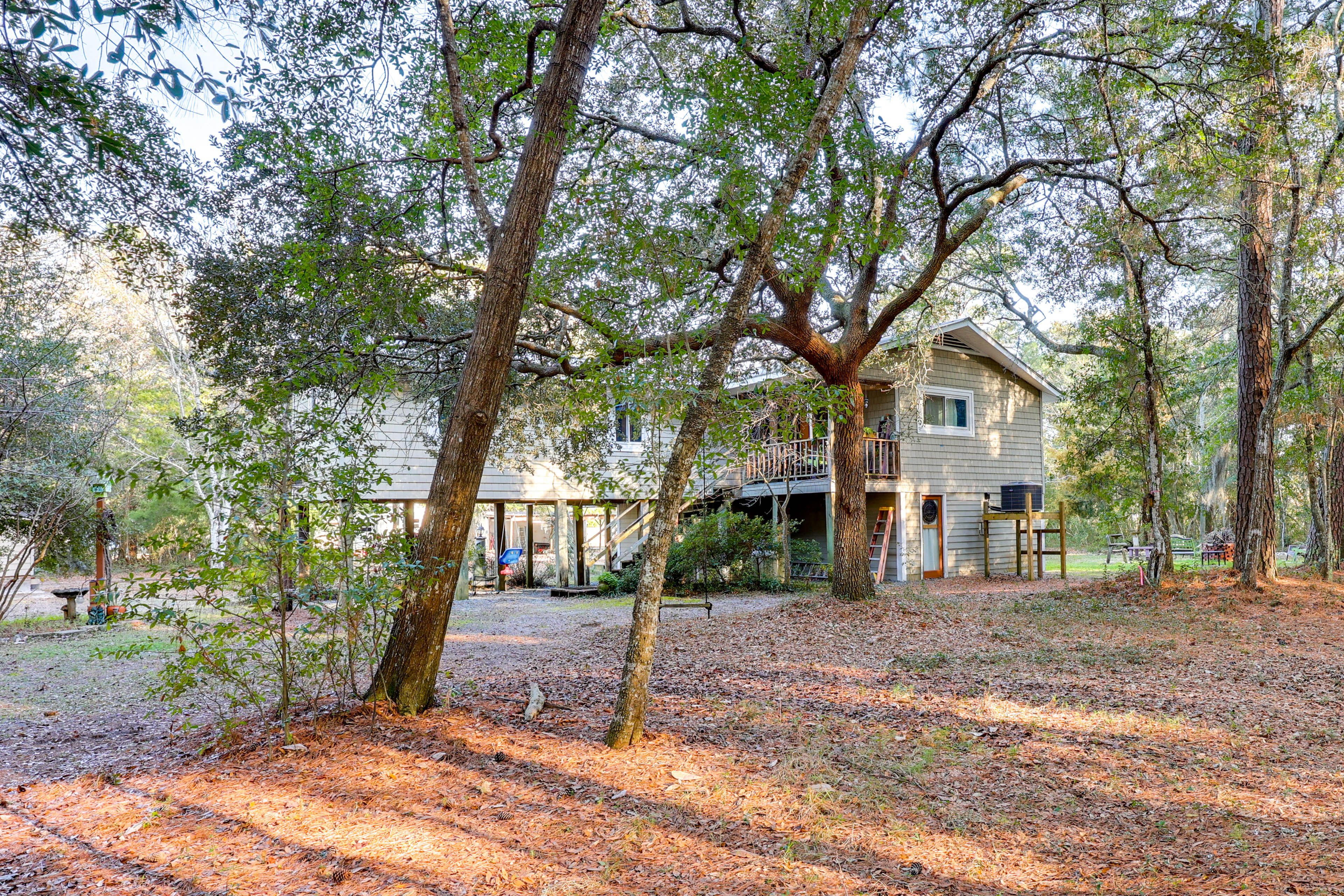 Gravel/Yard Driveway Parking | 3 Vehicles